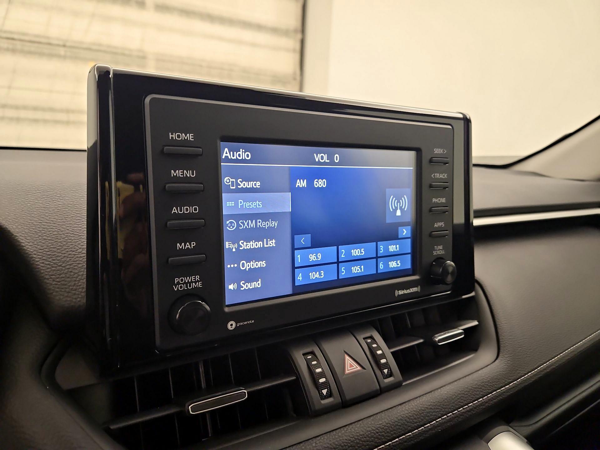 Thumbnail: 2021 Toyota RAV4 - 15