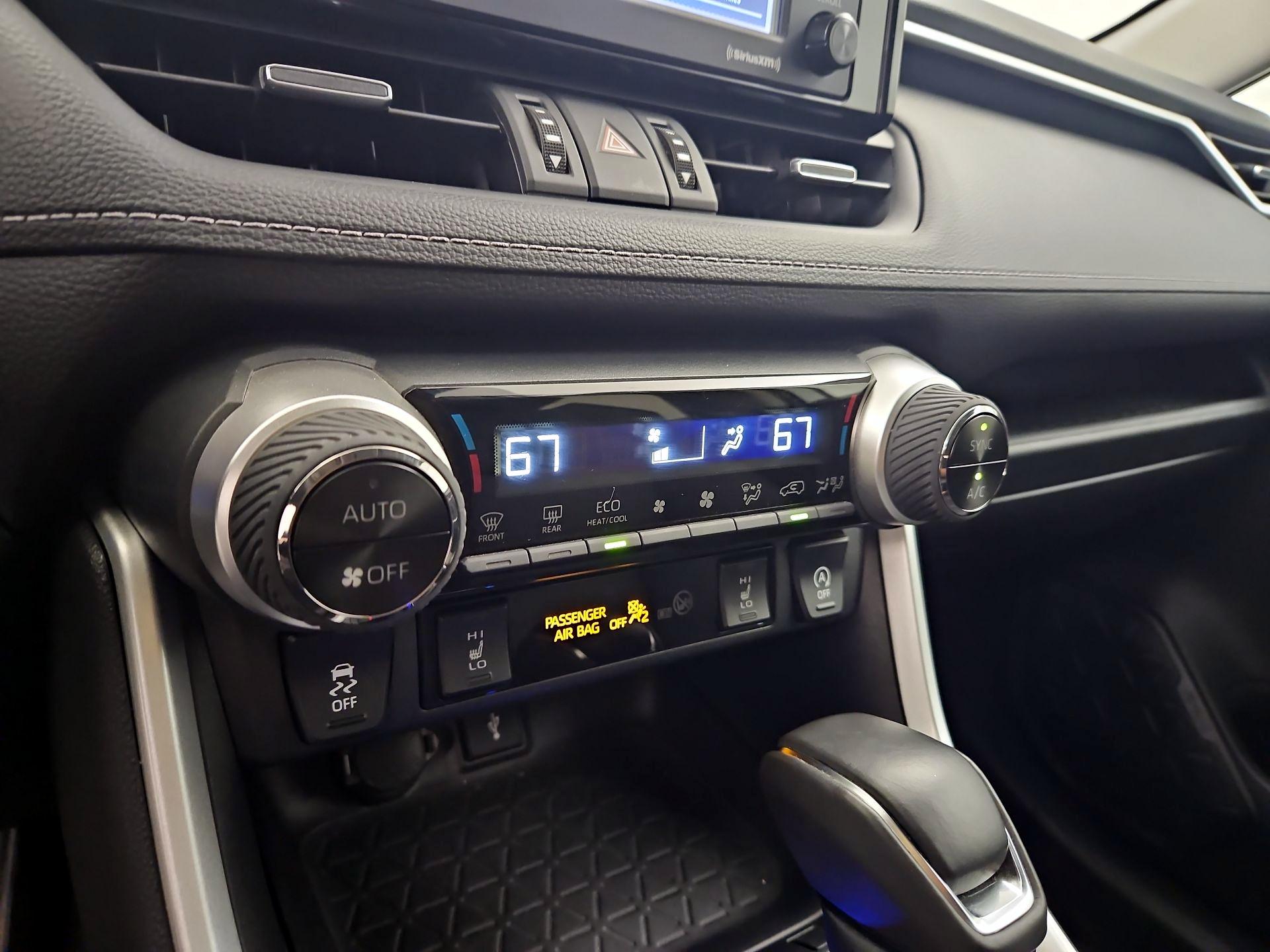 Thumbnail: 2021 Toyota RAV4 - 16