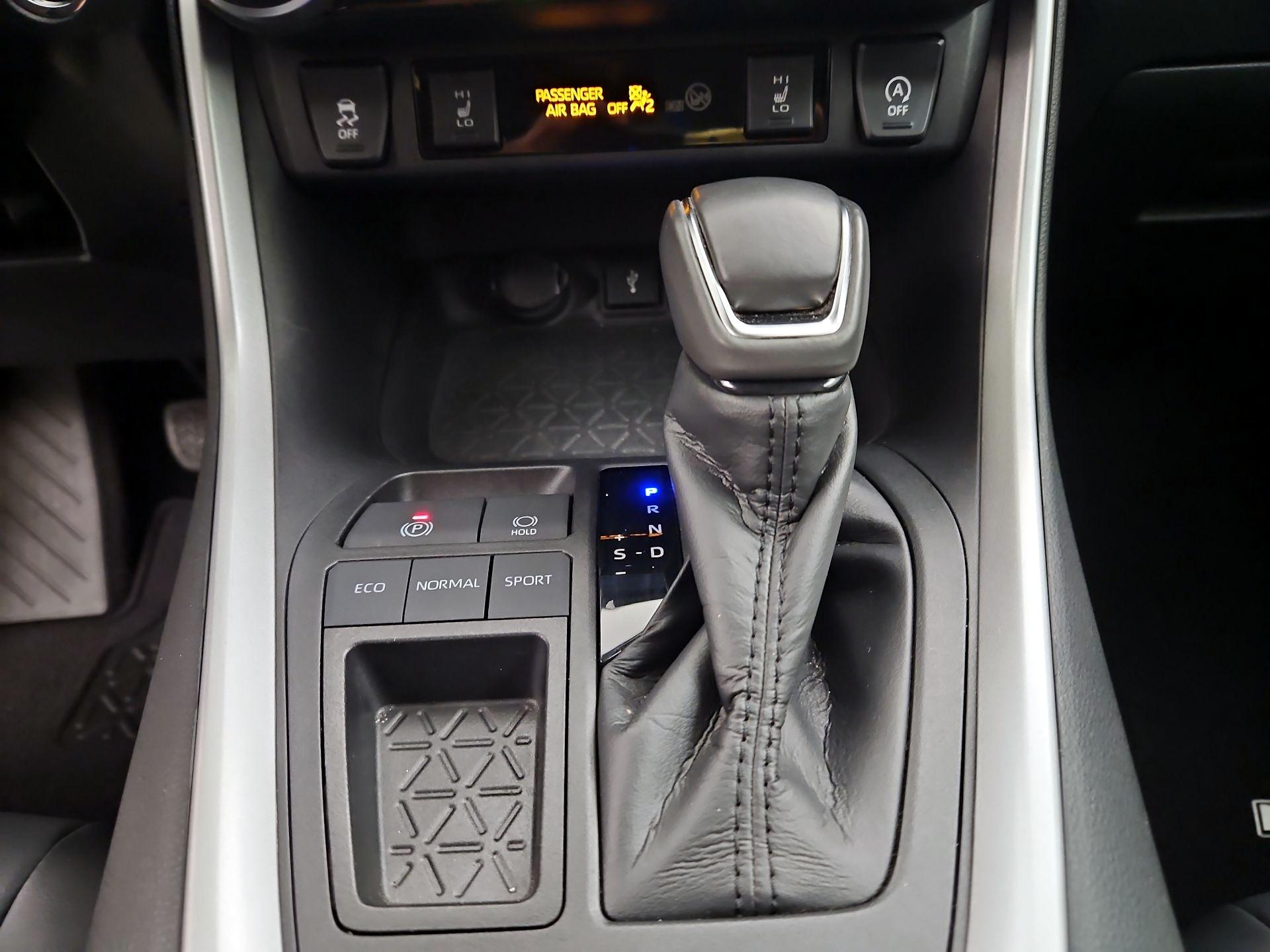 Thumbnail: 2021 Toyota RAV4 - 17