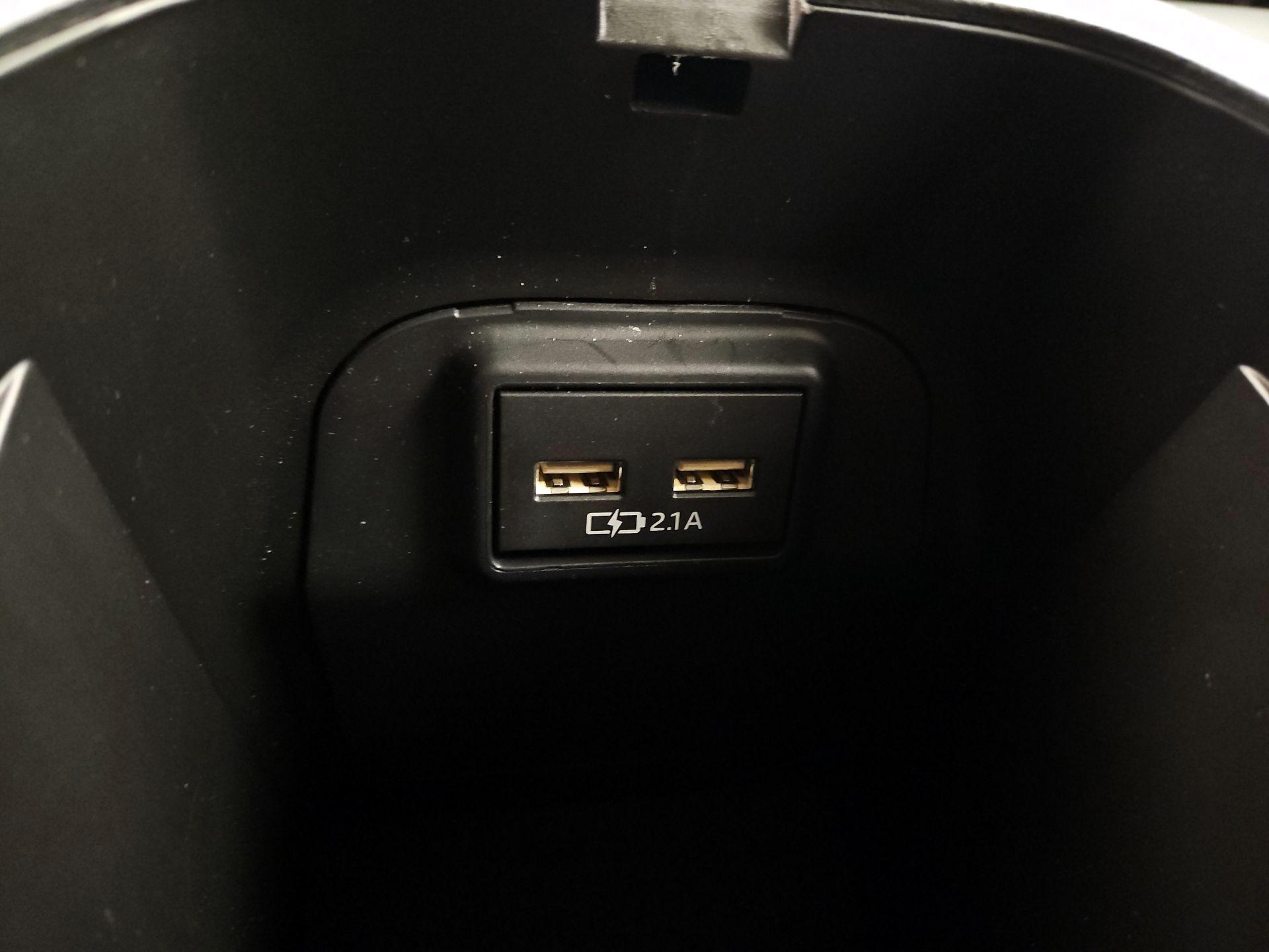 Thumbnail: 2021 Toyota RAV4 - 18