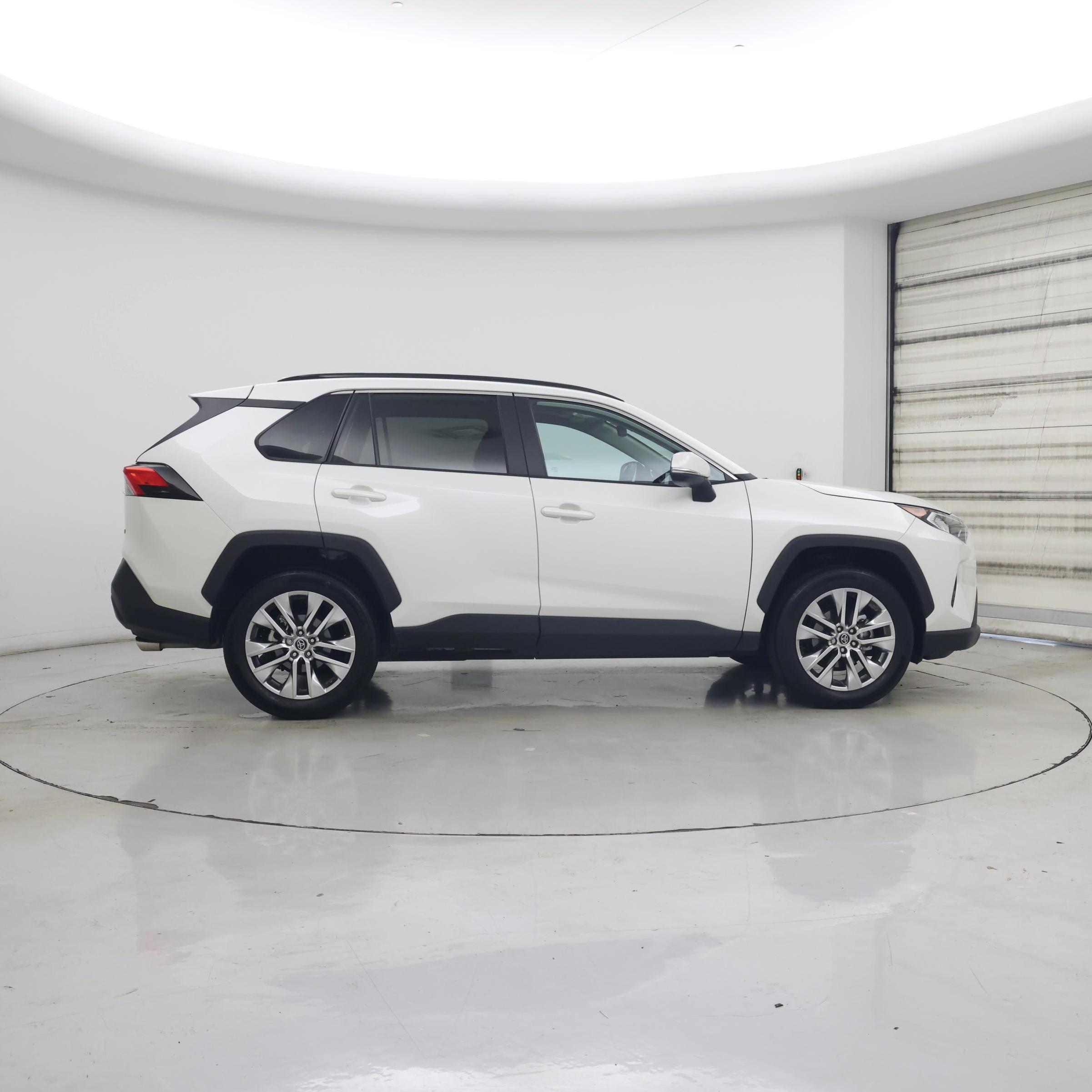 Thumbnail: 2021 Toyota RAV4 - 7