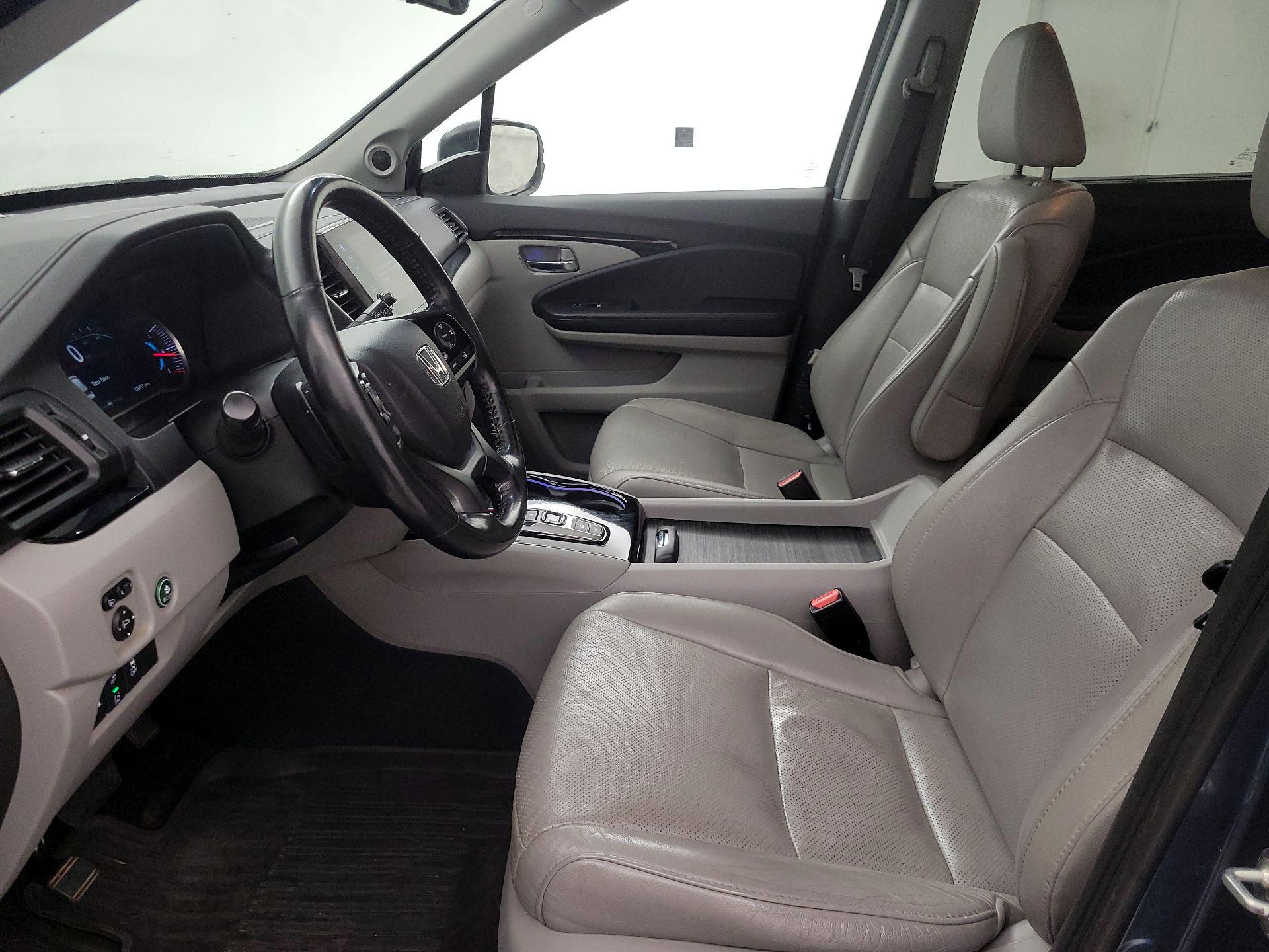 Thumbnail: 2019 Honda Pilot - 11