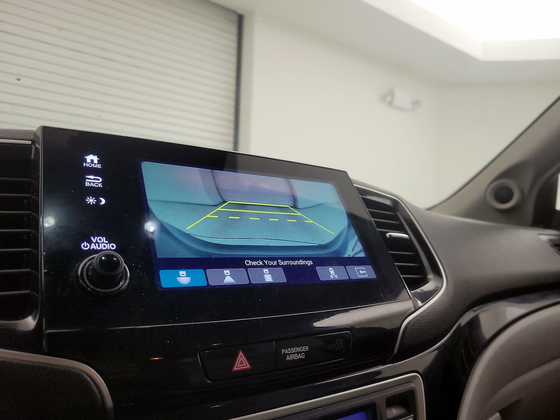 Thumbnail: 2019 Honda Pilot - 15