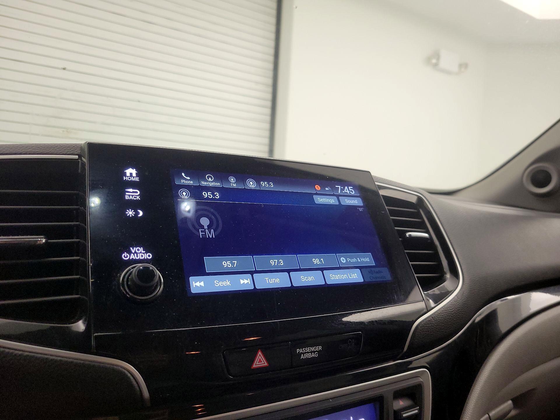 Thumbnail: 2019 Honda Pilot - 16