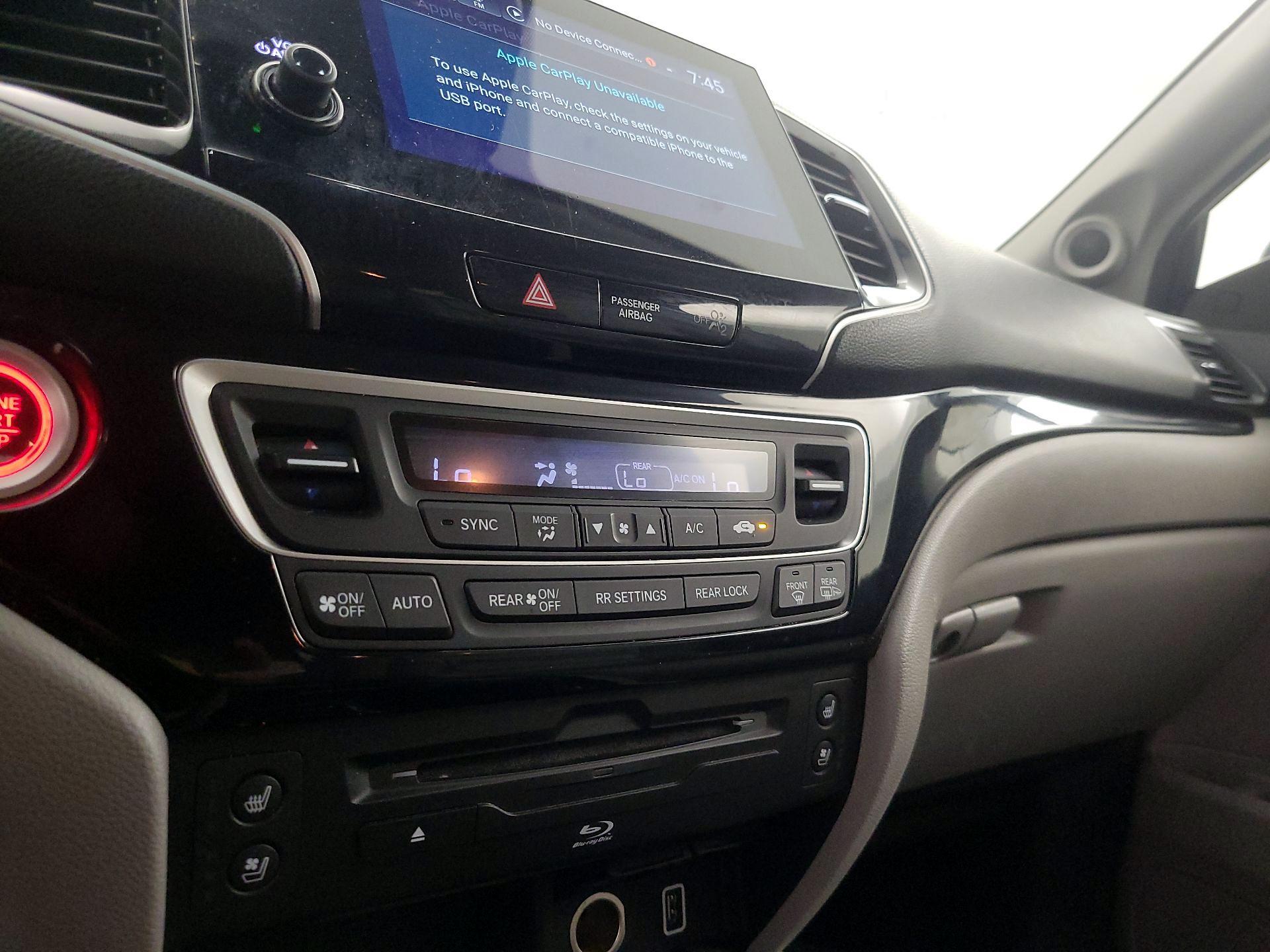 Thumbnail: 2019 Honda Pilot - 17