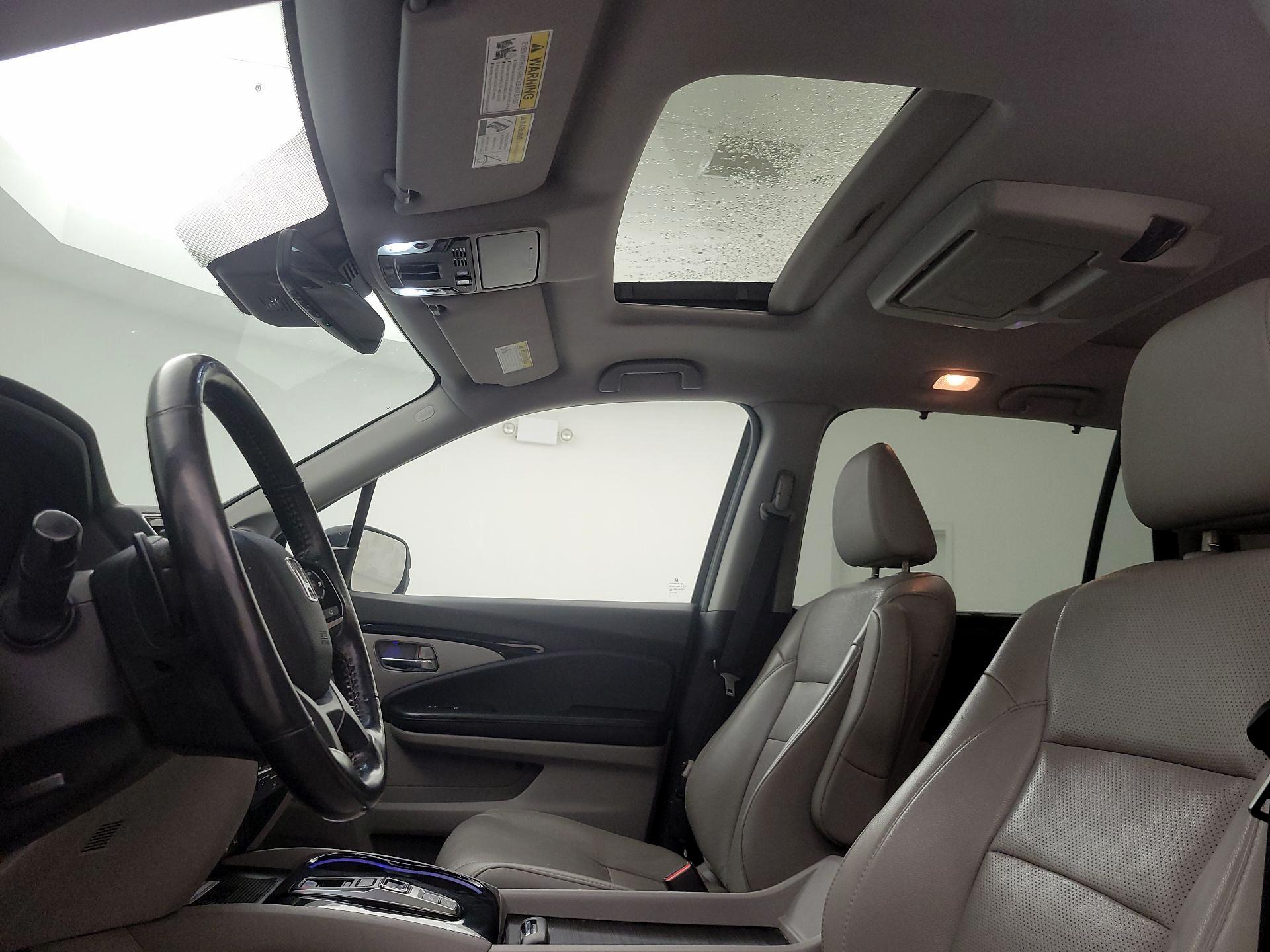 Thumbnail: 2019 Honda Pilot - 20