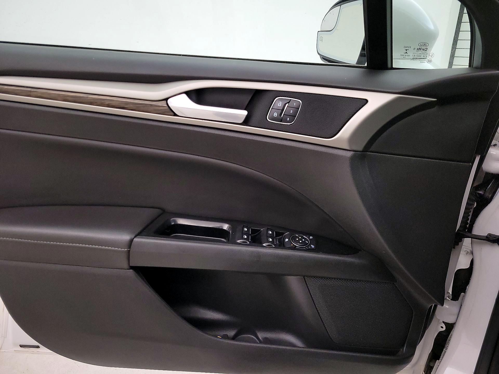 Thumbnail: 2015 Ford Fusion - 12