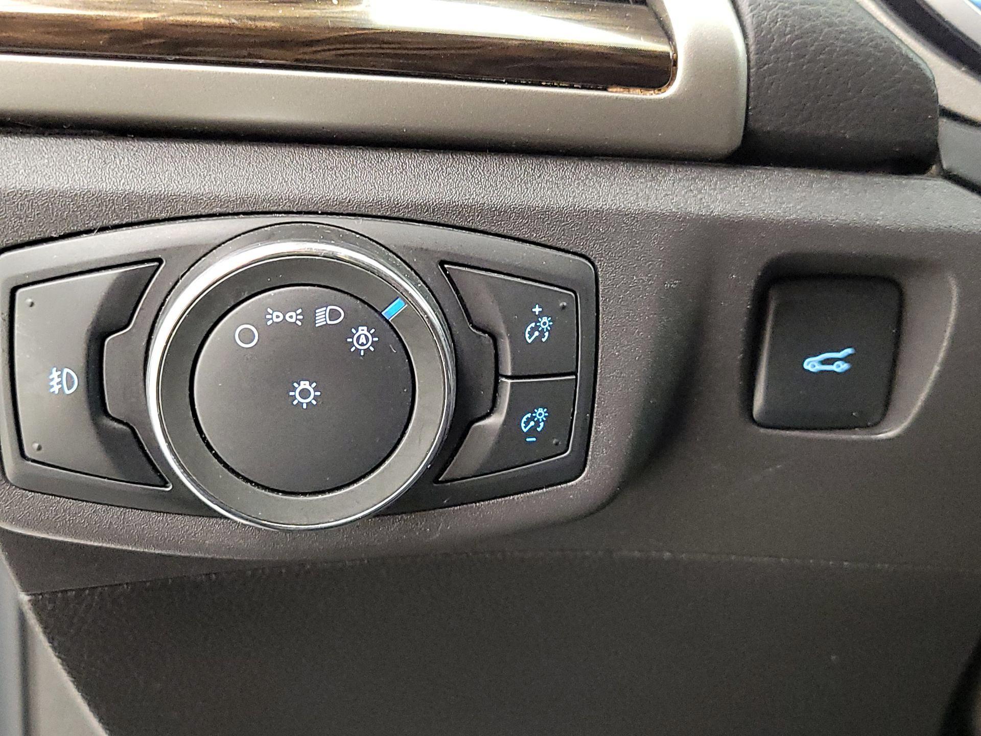 Thumbnail: 2015 Ford Fusion - 13