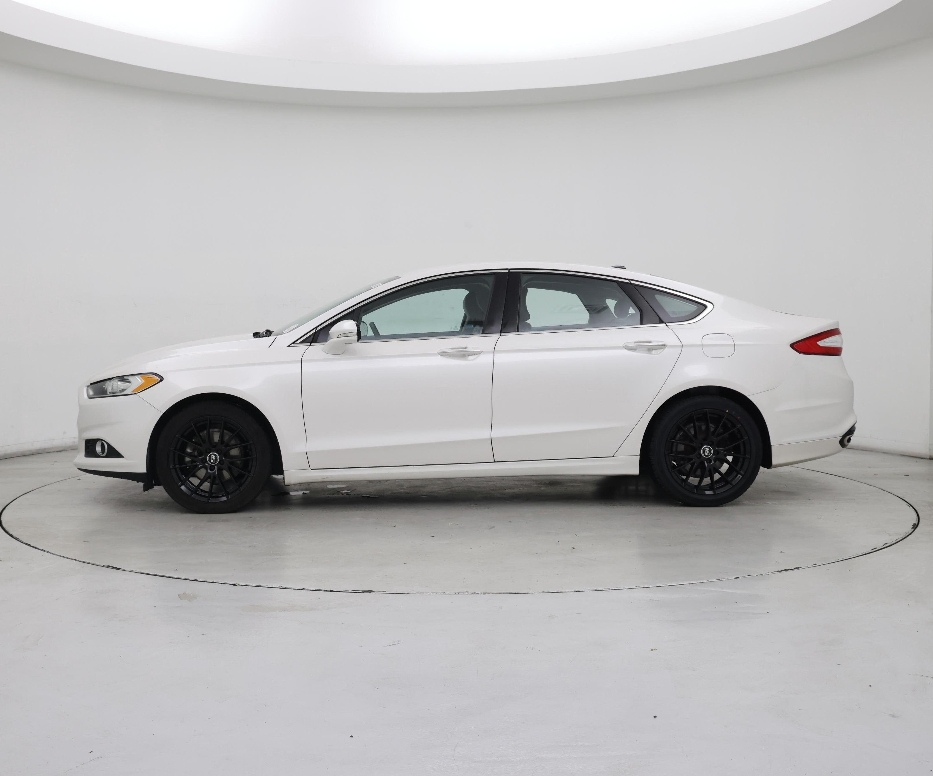 Thumbnail: 2015 Ford Fusion - 3