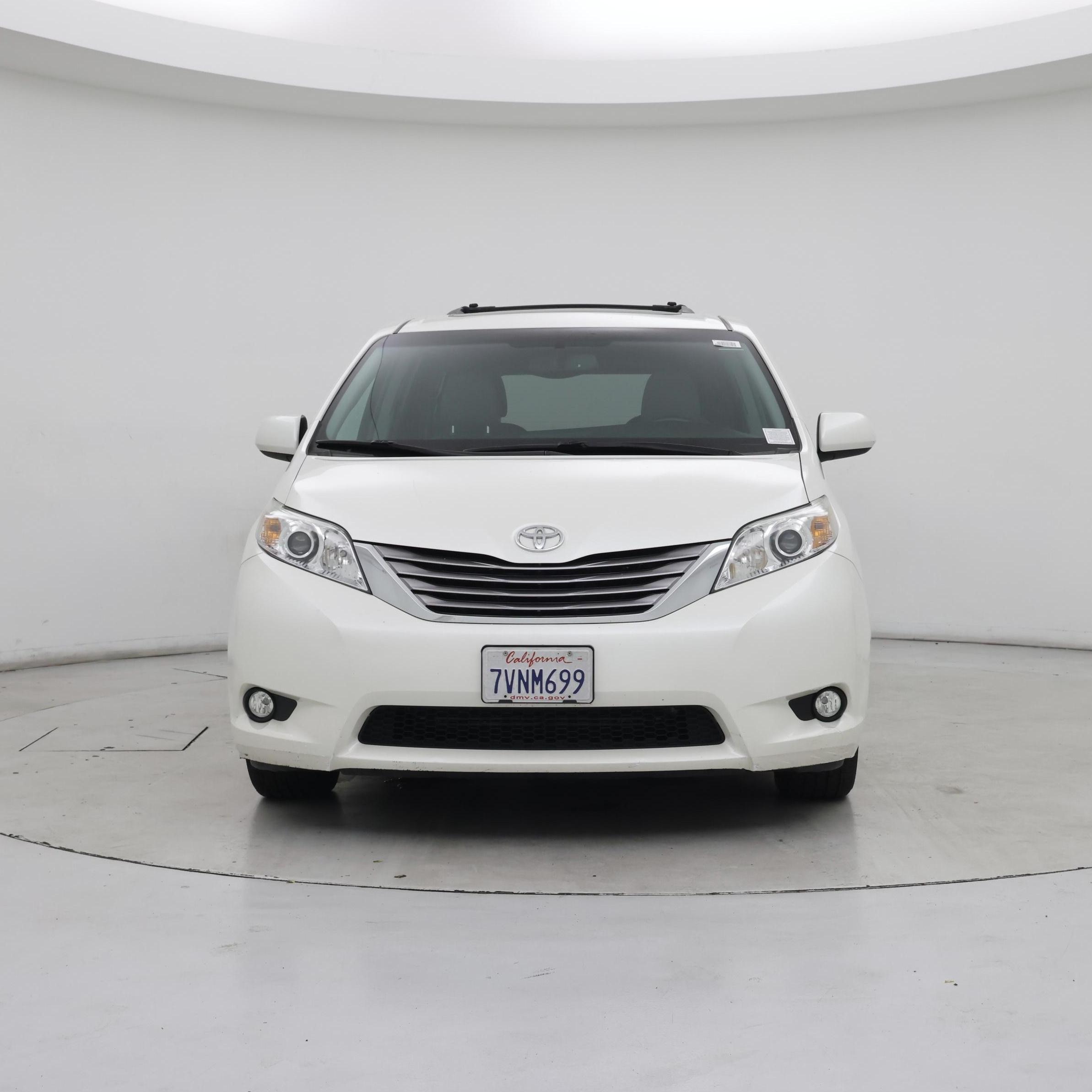 Thumbnail: 2017 Toyota Sienna - 5