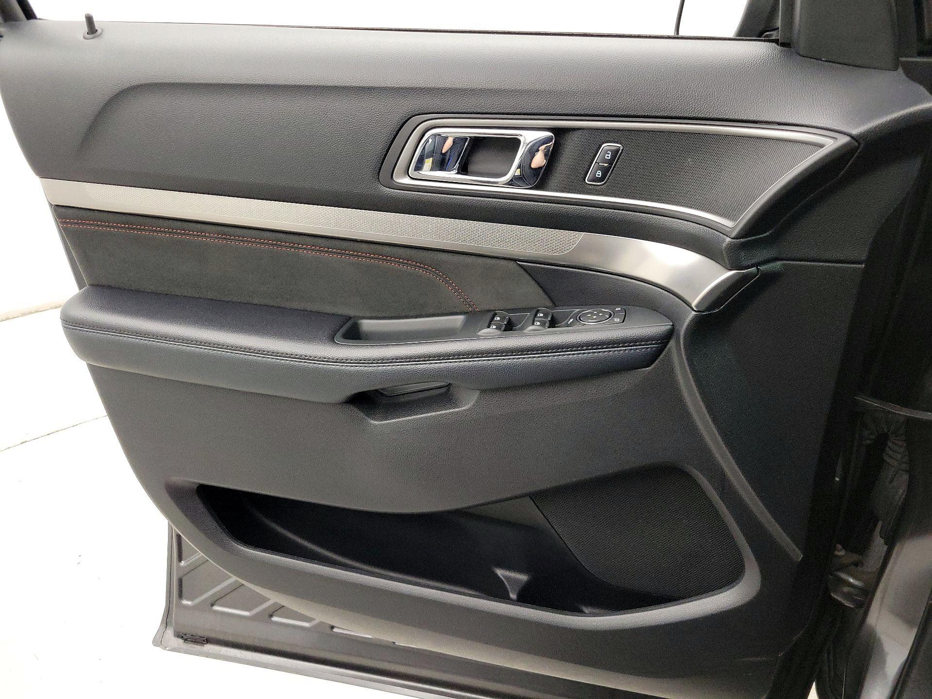 Thumbnail: 2018 Ford Explorer - 12