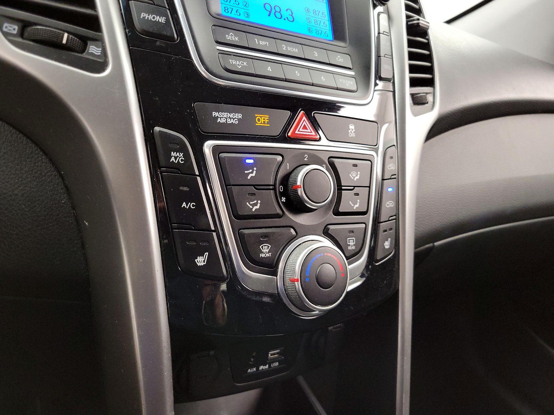 Thumbnail: 2016 Hyundai Elantra - 15