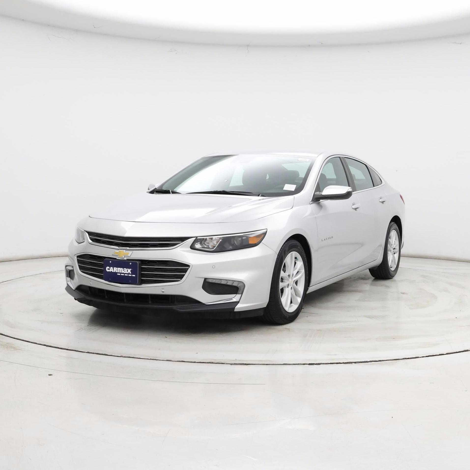 Thumbnail: 2018 Chevrolet Malibu - 4