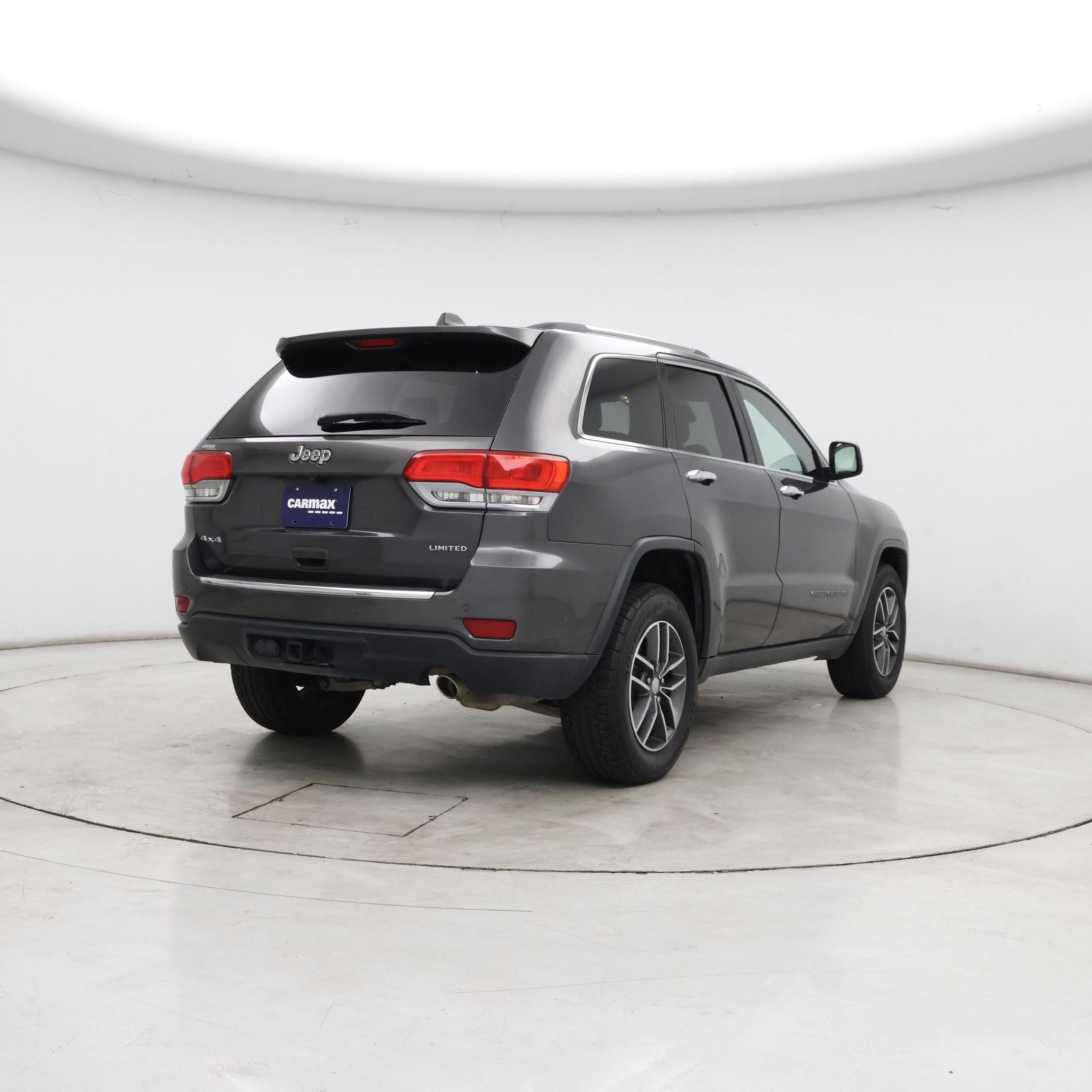 Thumbnail: 2017 Jeep Grand Cherokee - 8