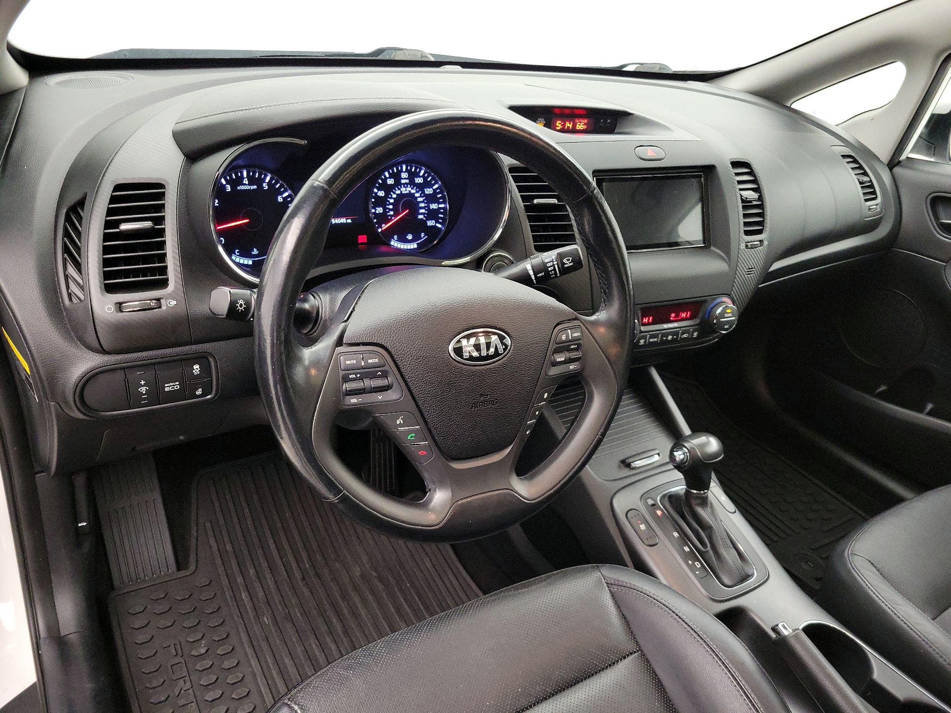 Thumbnail: 2015 Kia Forte - 9