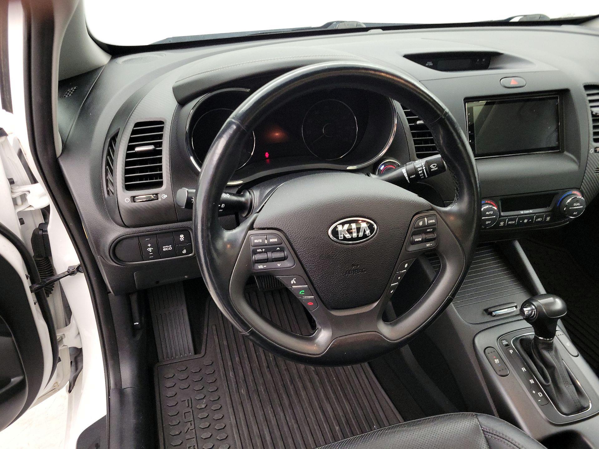 Thumbnail: 2015 Kia Forte - 10