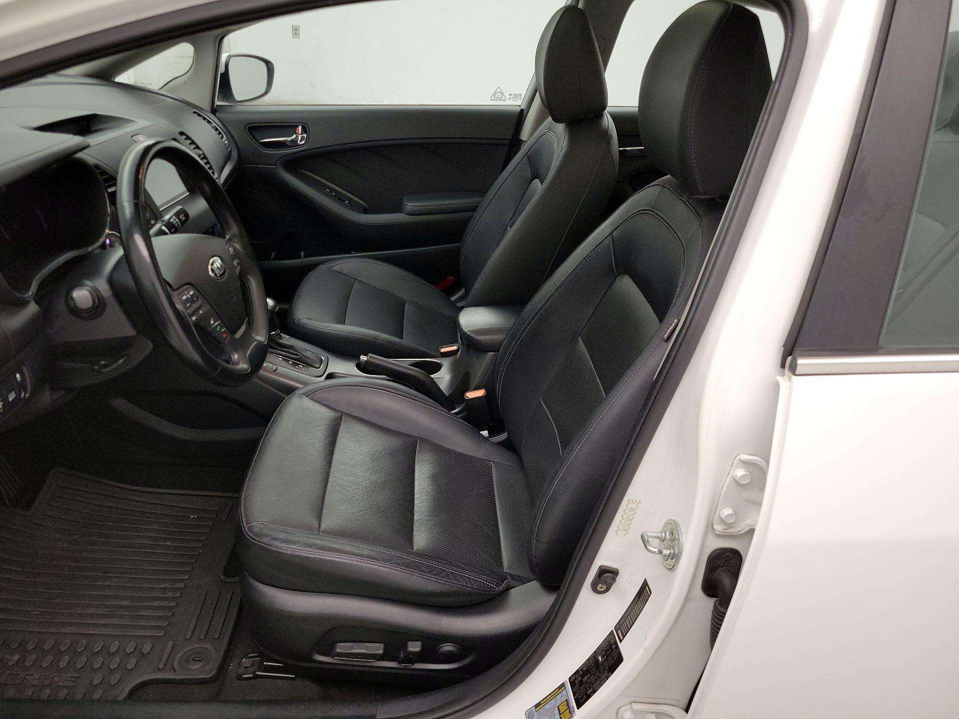 Thumbnail: 2015 Kia Forte - 11