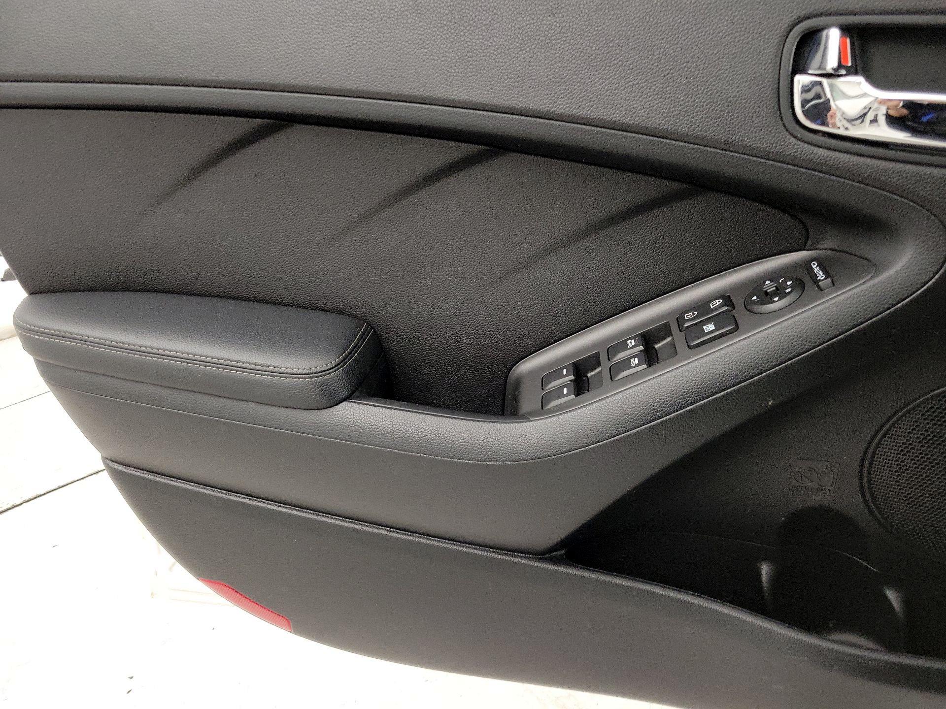 Thumbnail: 2015 Kia Forte - 12