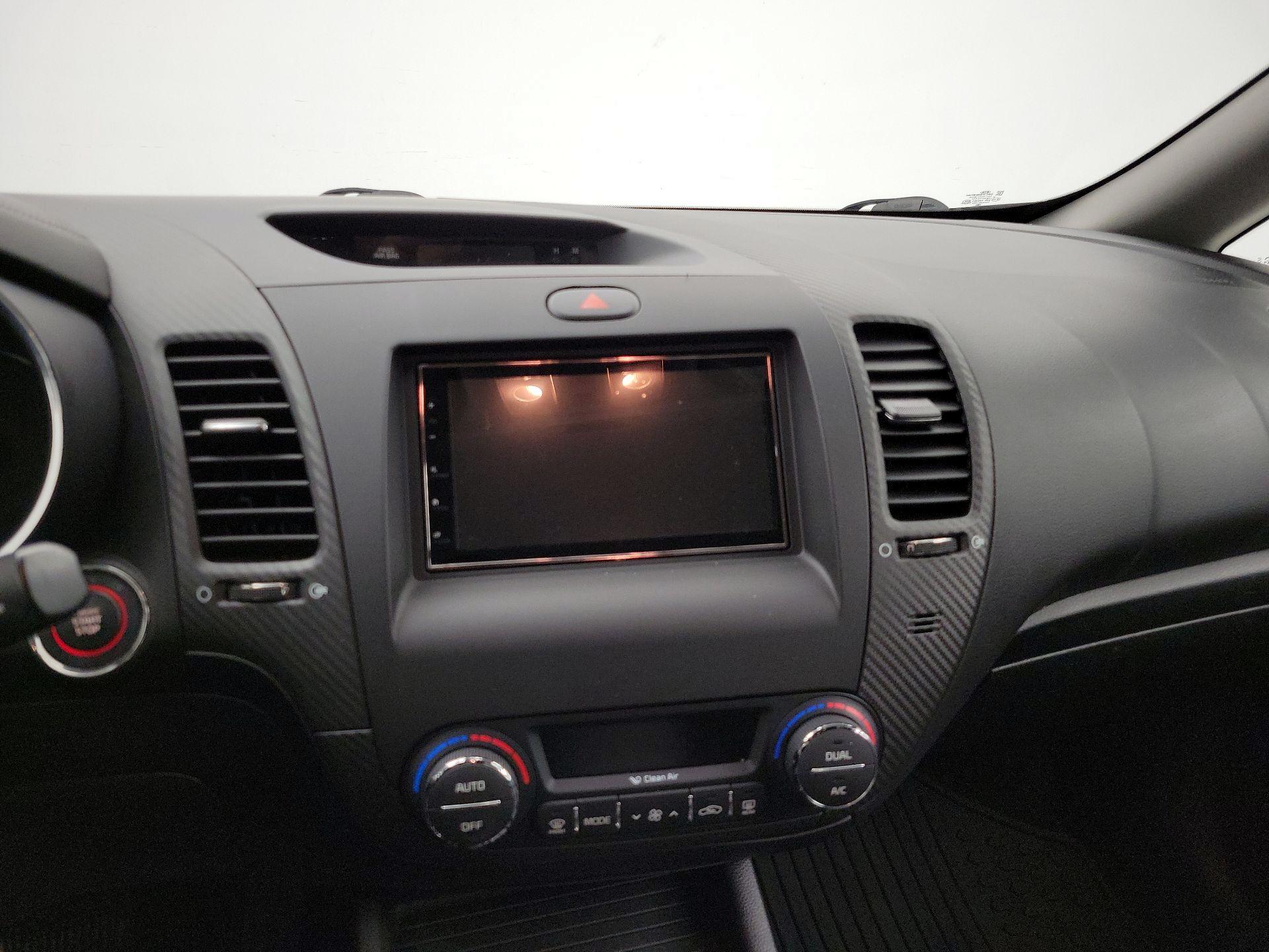 Thumbnail: 2015 Kia Forte - 14