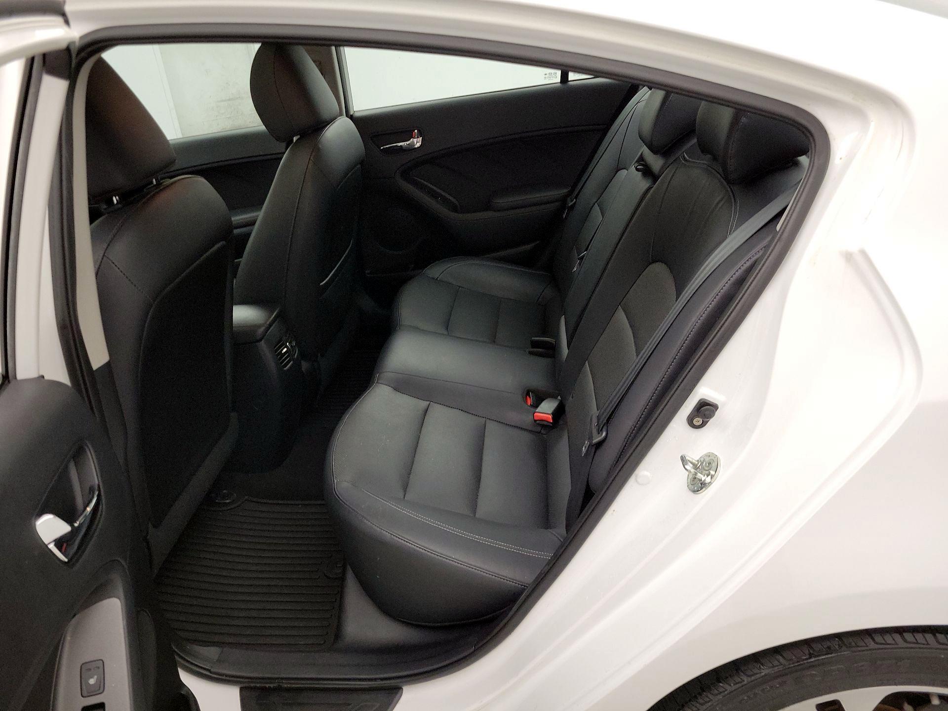 Thumbnail: 2015 Kia Forte - 19