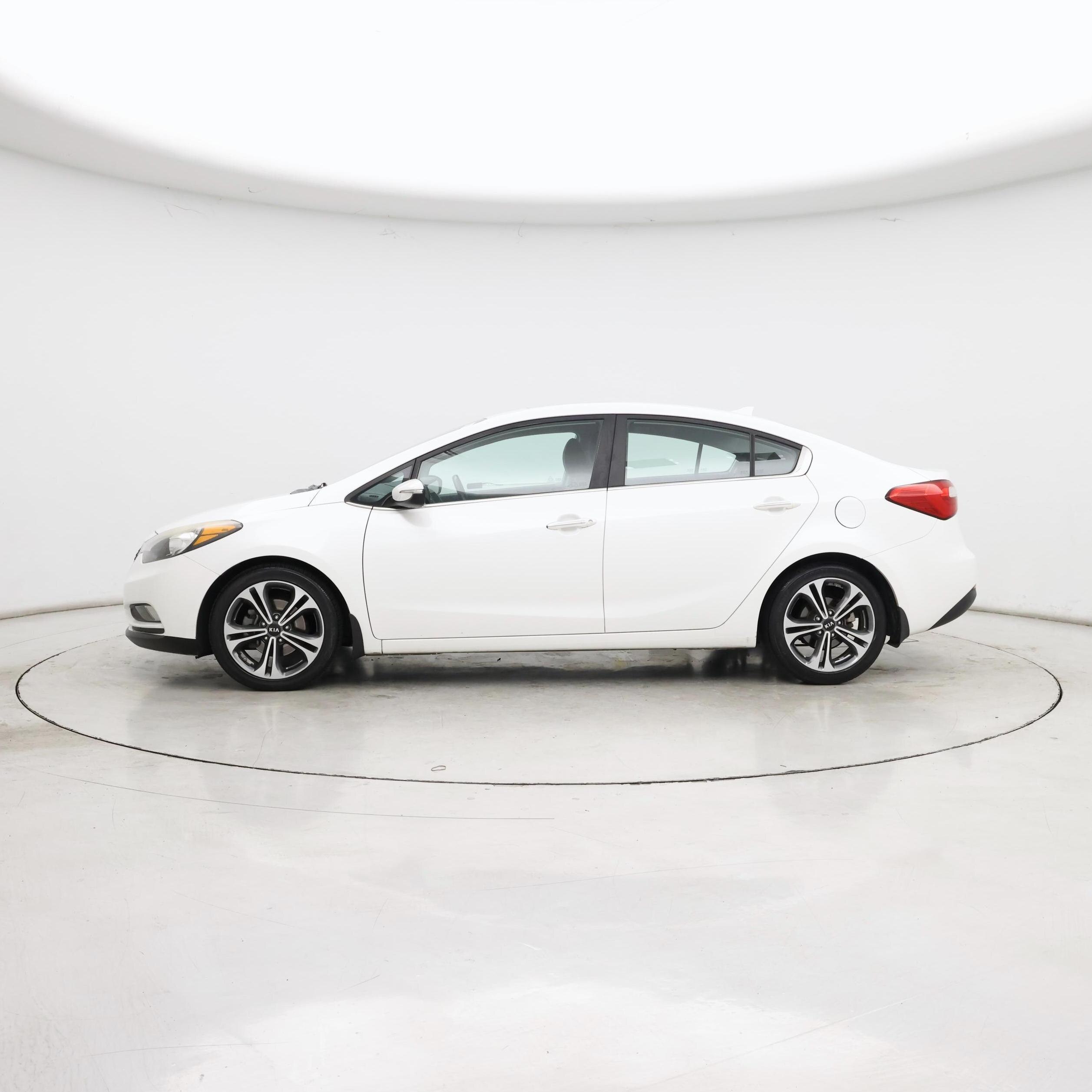 Thumbnail: 2015 Kia Forte - 3