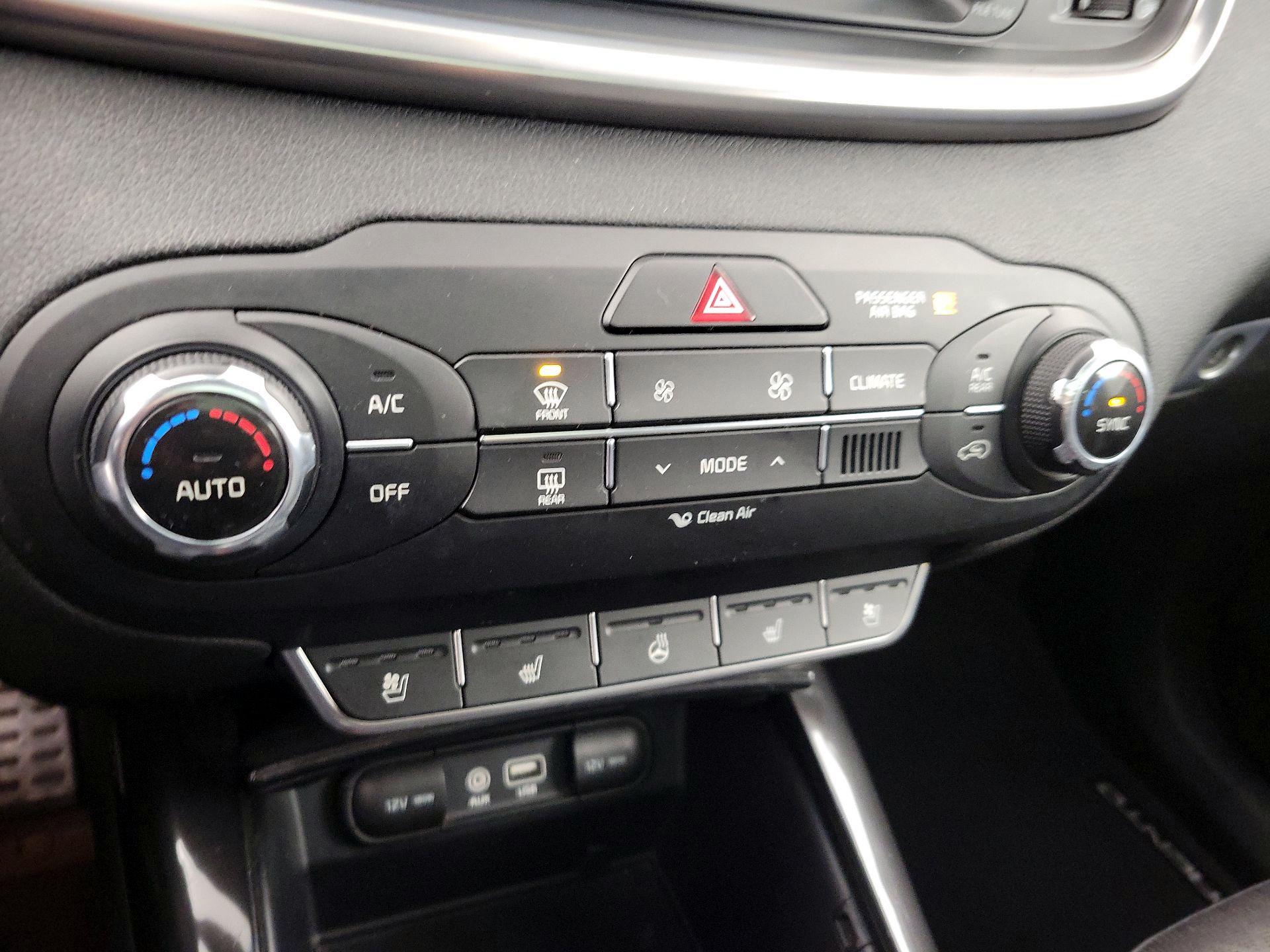 Thumbnail: 2018 Kia Sorento - 17