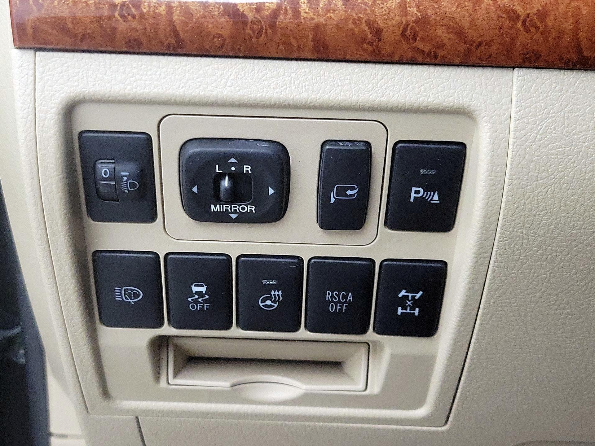 Thumbnail: 2014 Toyota Land Cruiser - 13