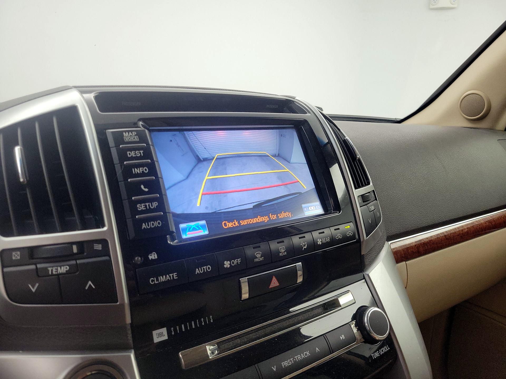 Thumbnail: 2014 Toyota Land Cruiser - 15