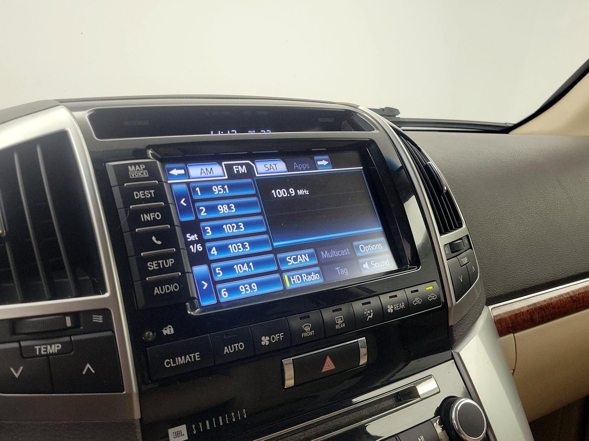 Thumbnail: 2014 Toyota Land Cruiser - 16