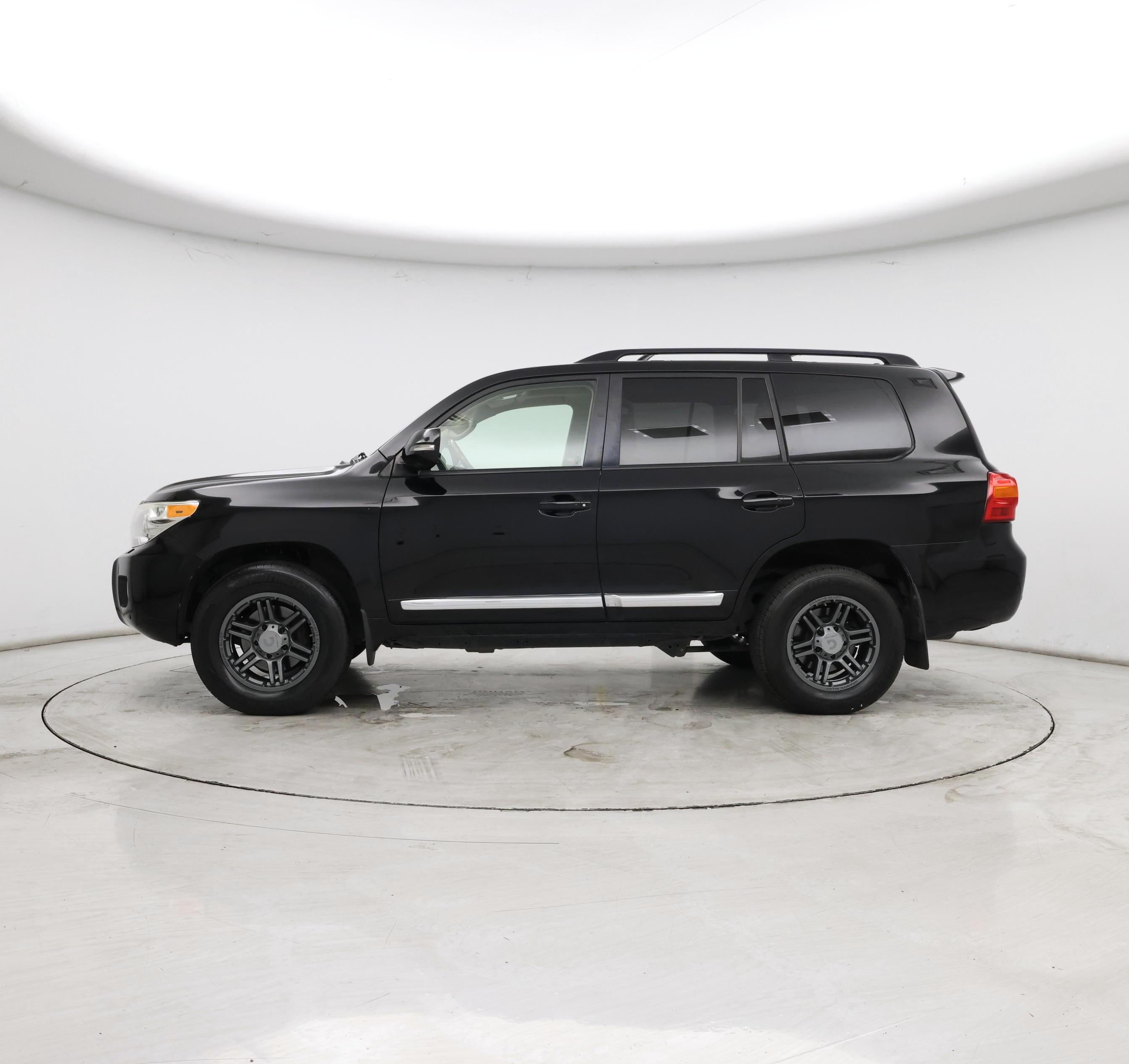Thumbnail: 2014 Toyota Land Cruiser - 3
