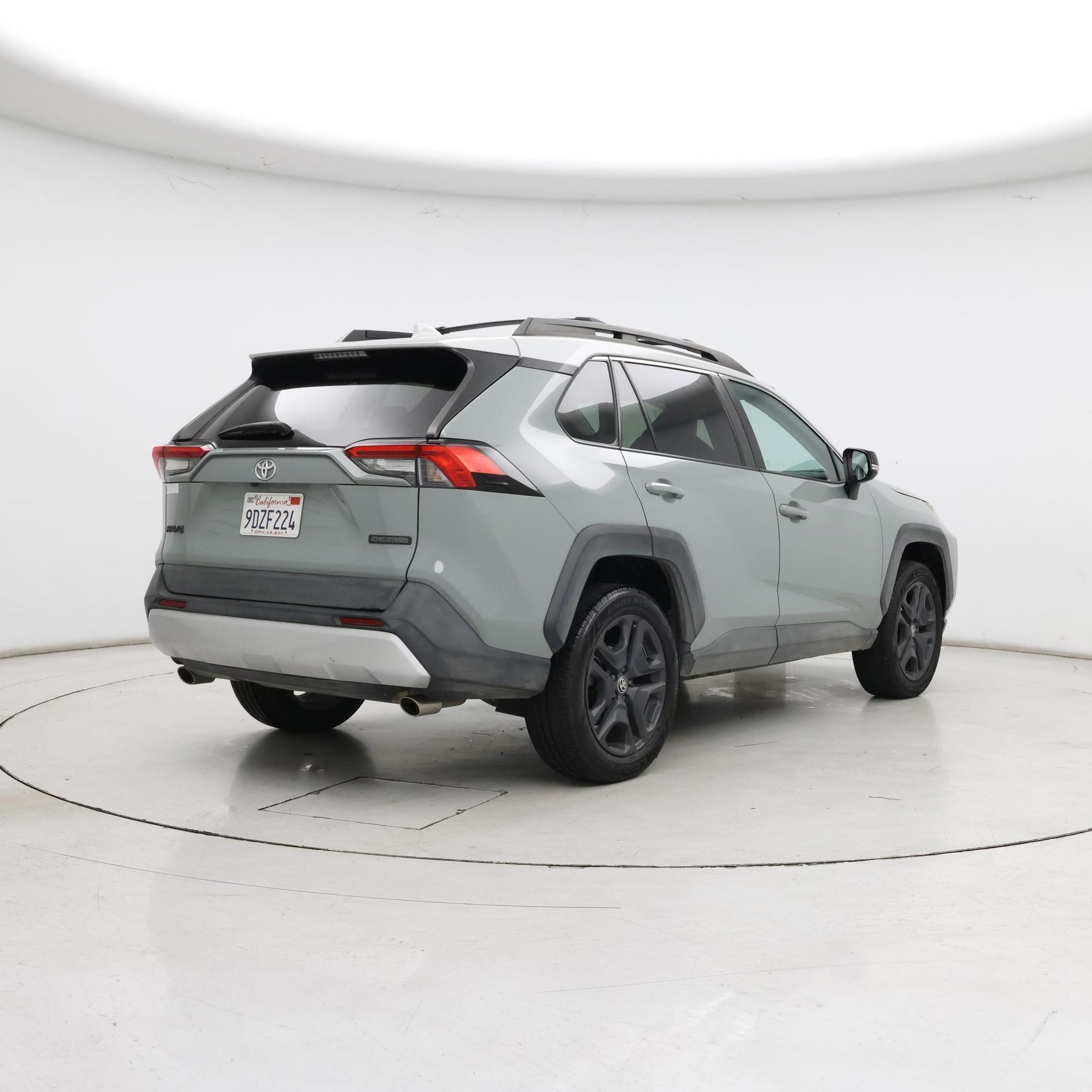 Thumbnail: 2023 Toyota RAV4 - 8