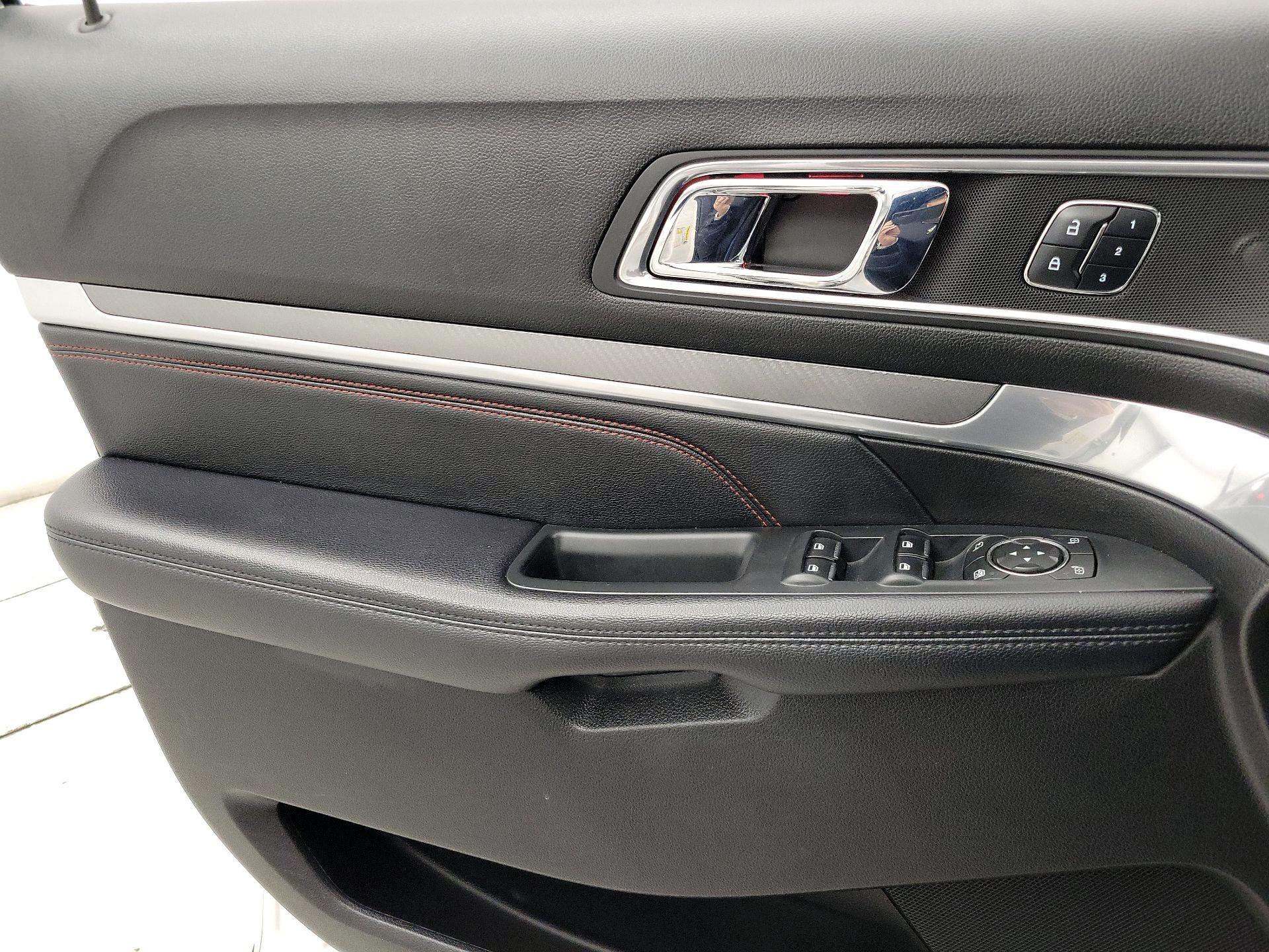 Thumbnail: 2017 Ford Explorer - 12