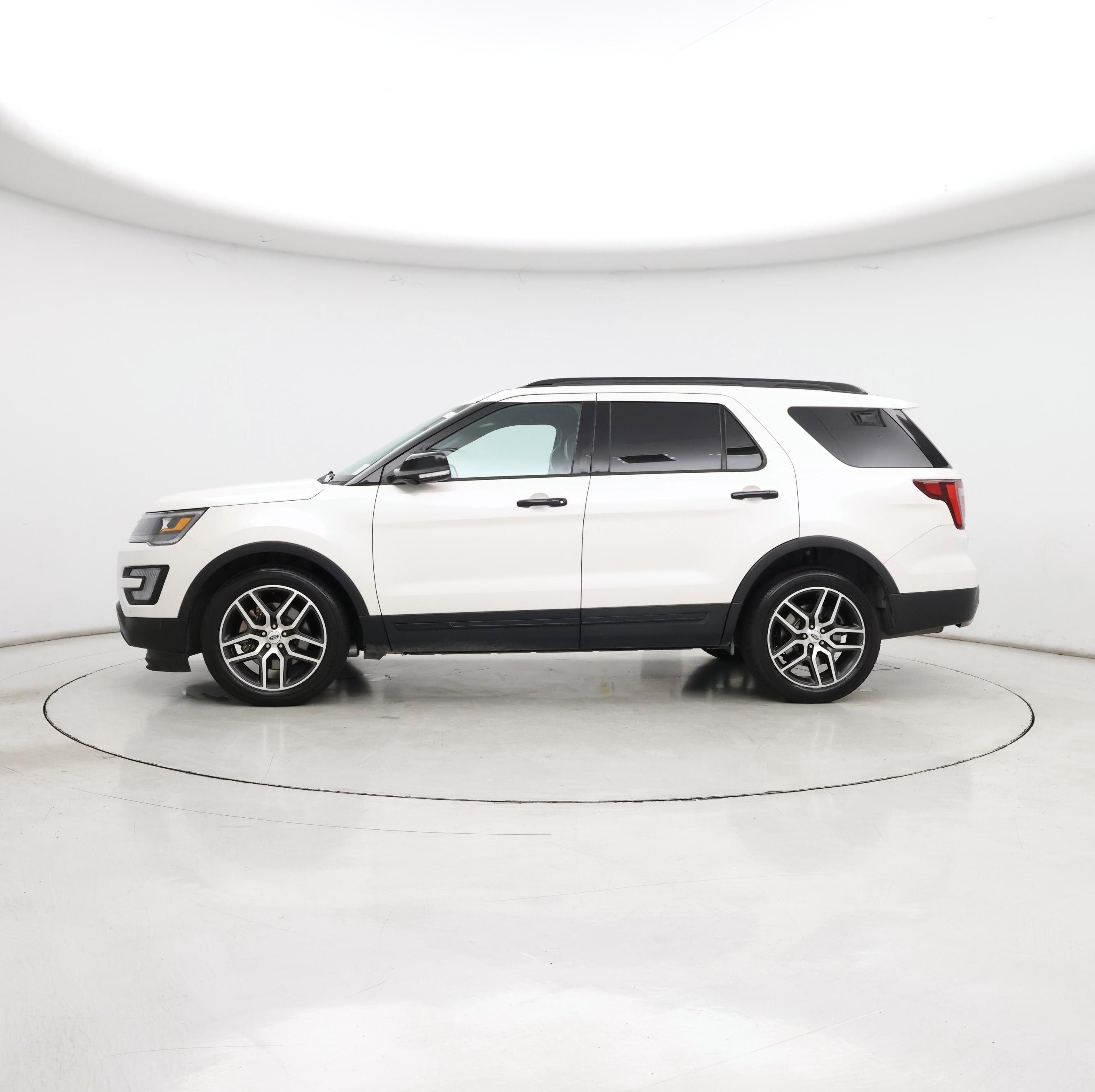 Thumbnail: 2017 Ford Explorer - 3