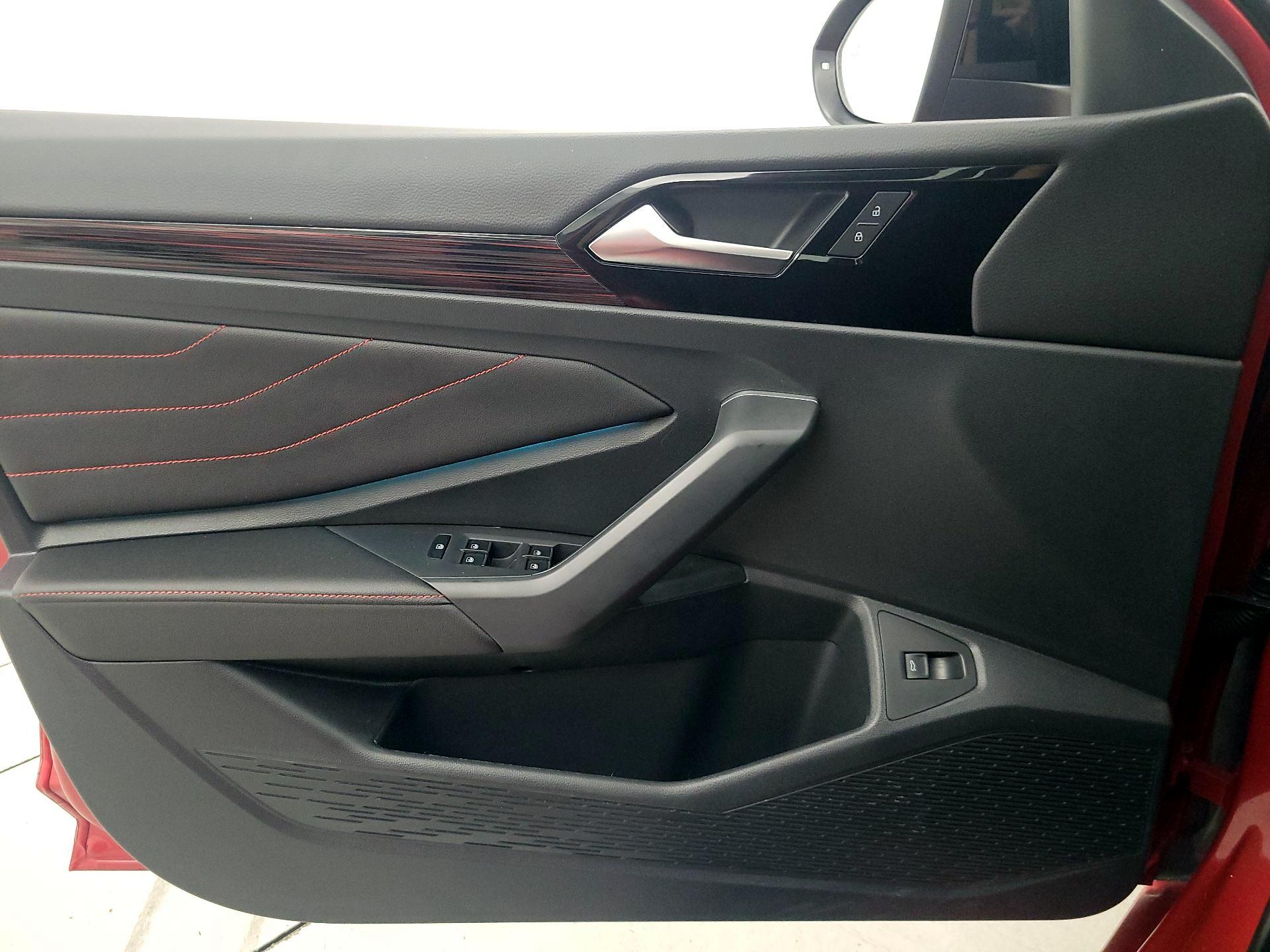 Thumbnail: 2023 Volkswagen Jetta - 12