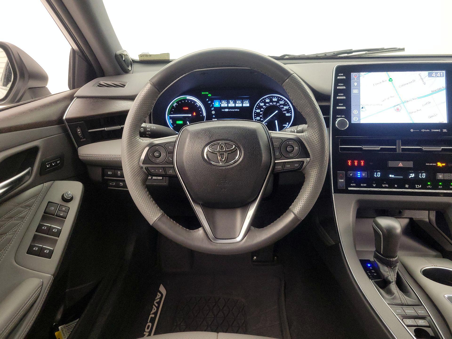 Thumbnail: 2019 Toyota Avalon - 10