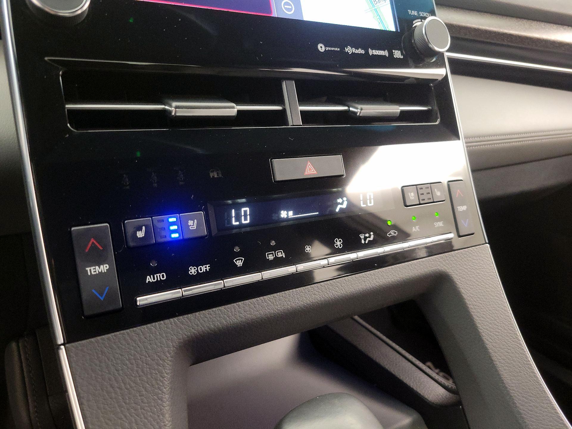 Thumbnail: 2019 Toyota Avalon - 17