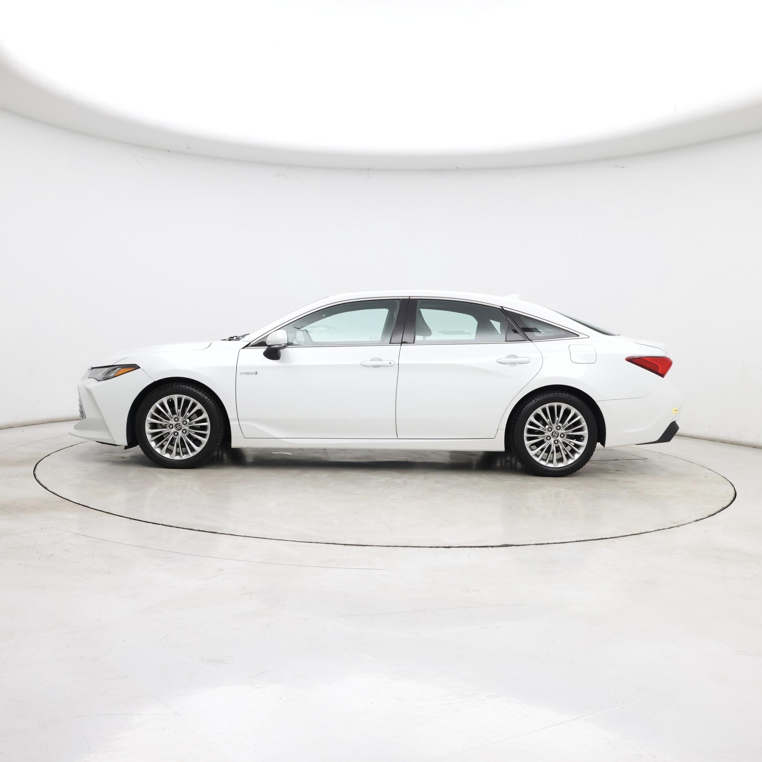 Thumbnail: 2019 Toyota Avalon - 3