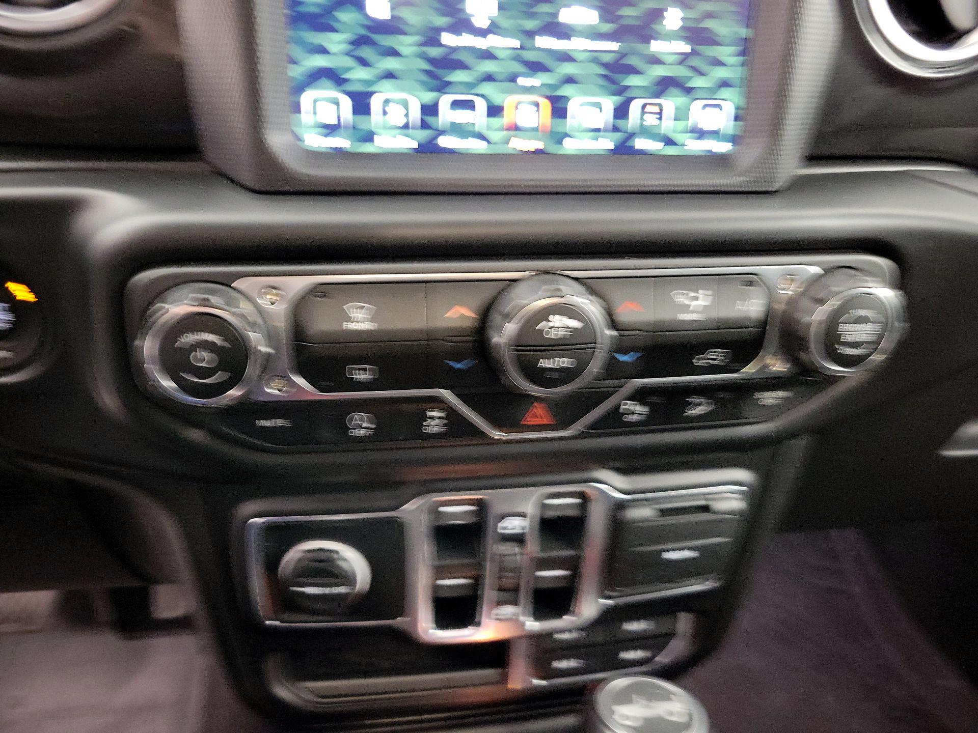 Thumbnail: 2020 Jeep Wrangler - 17