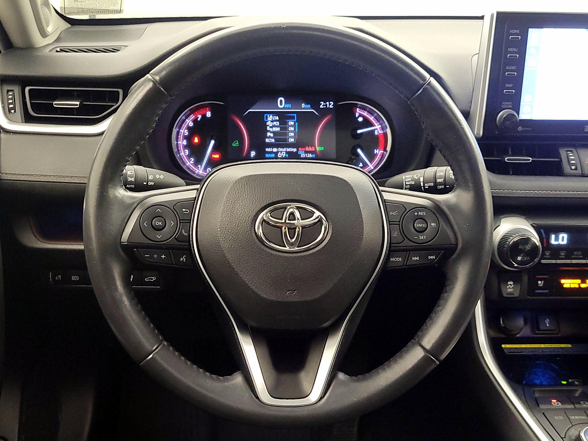 Thumbnail: 2021 Toyota RAV4 - 10