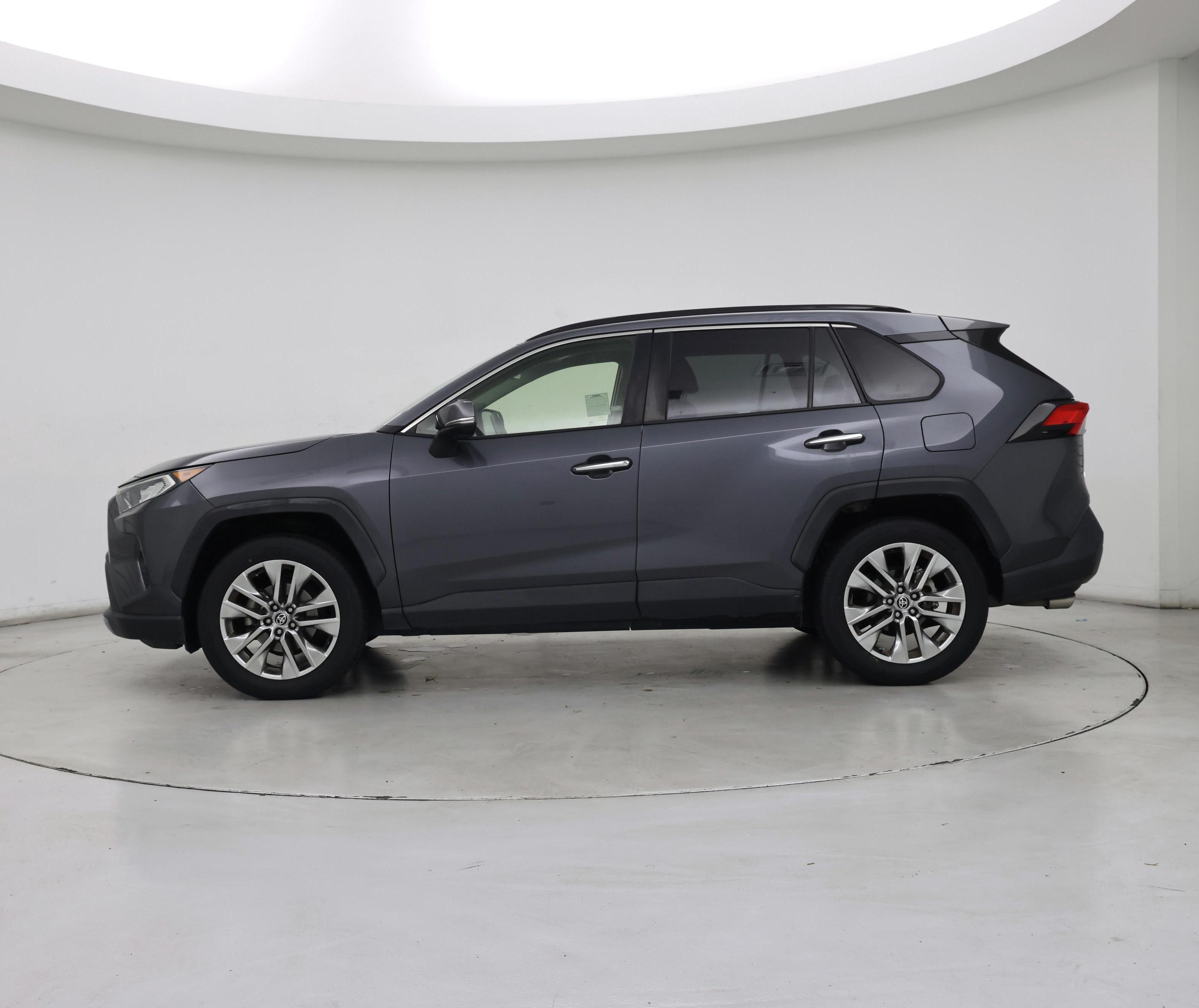 Thumbnail: 2021 Toyota RAV4 - 3