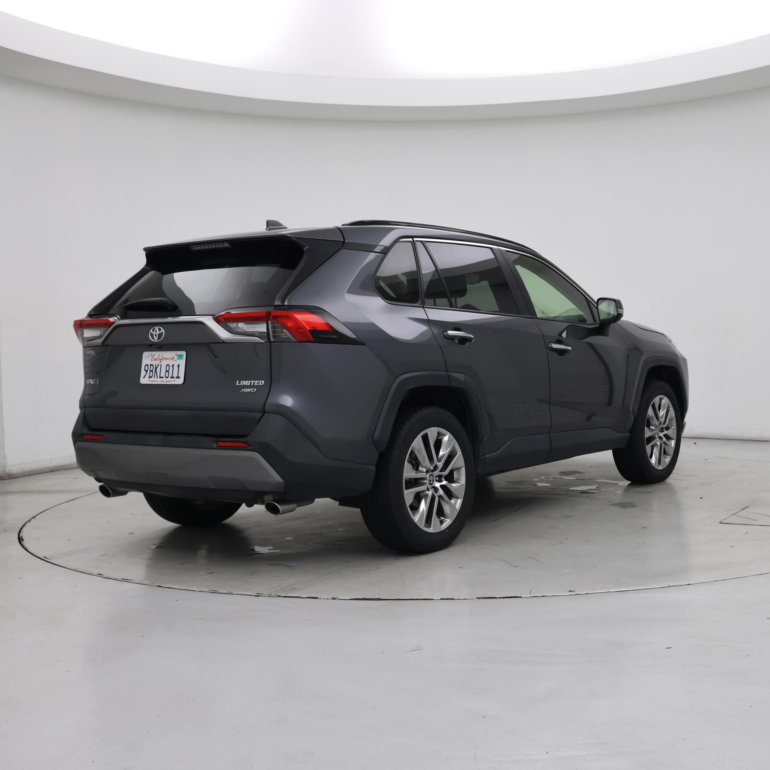 Thumbnail: 2021 Toyota RAV4 - 8