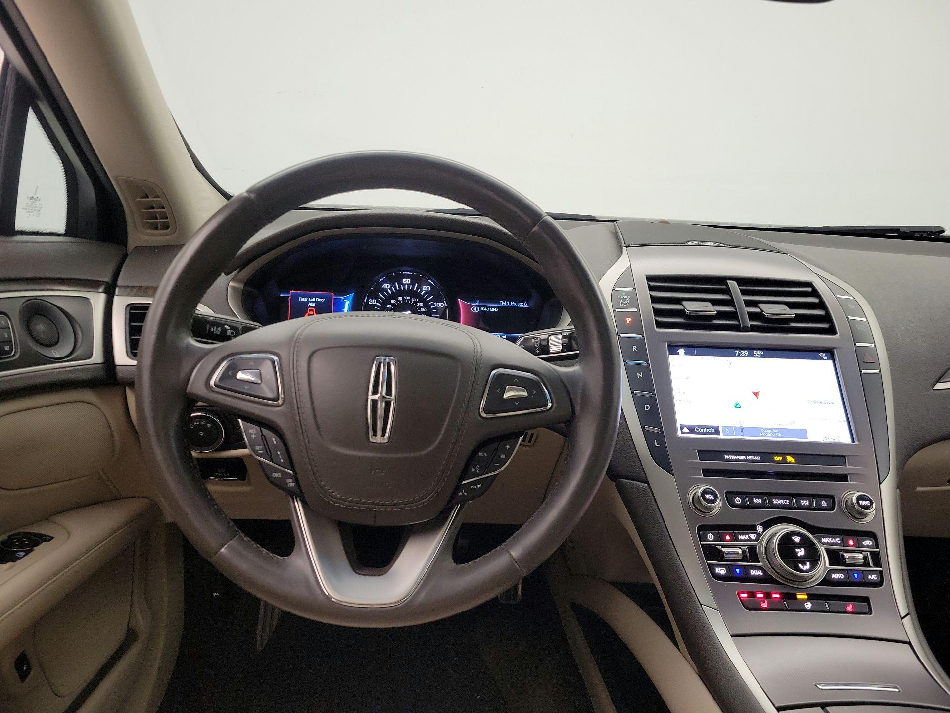 Thumbnail: 2019 Lincoln MKZ - 10