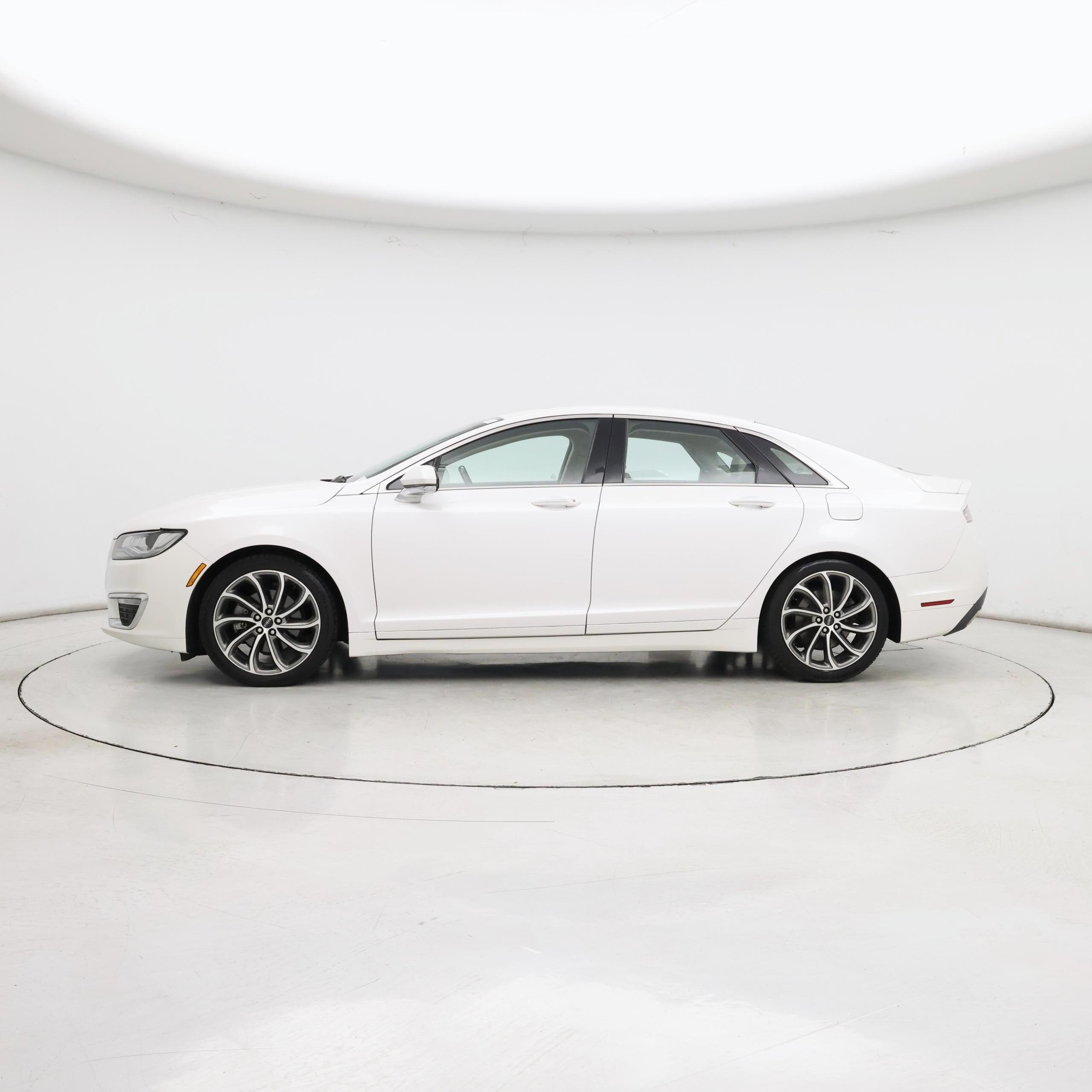 Thumbnail: 2019 Lincoln MKZ - 3