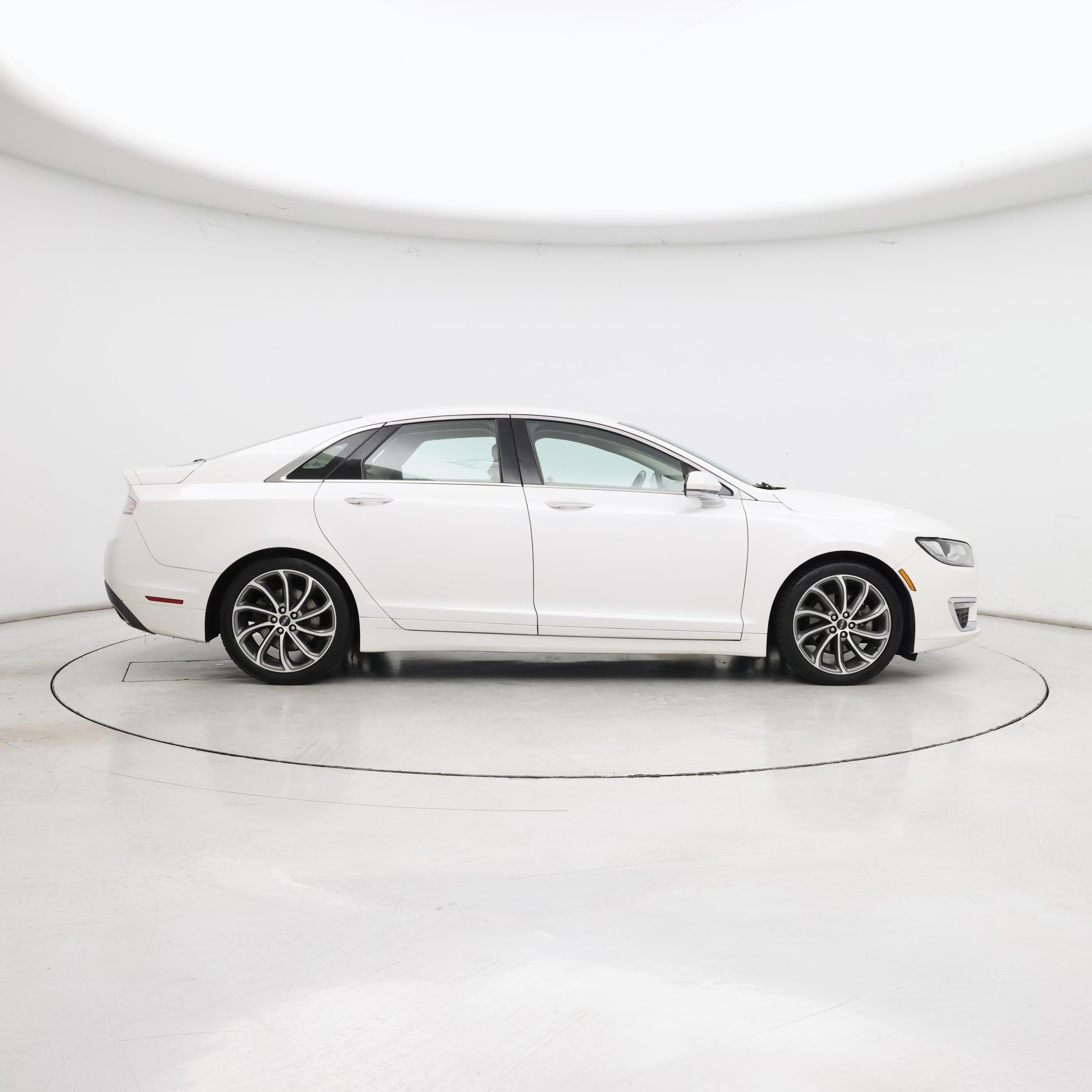 Thumbnail: 2019 Lincoln MKZ - 7