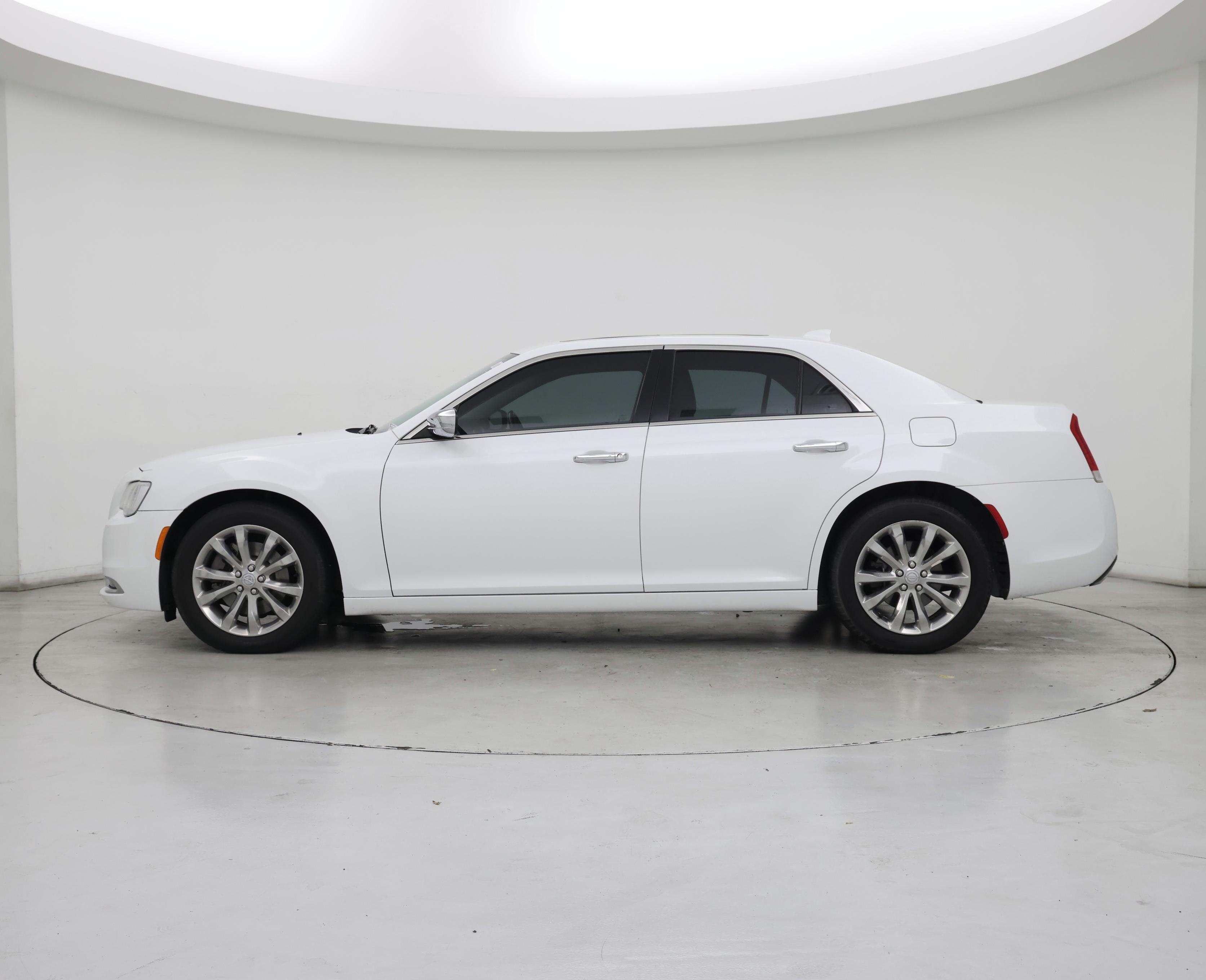 Thumbnail: 2017 Chrysler 300 - 3