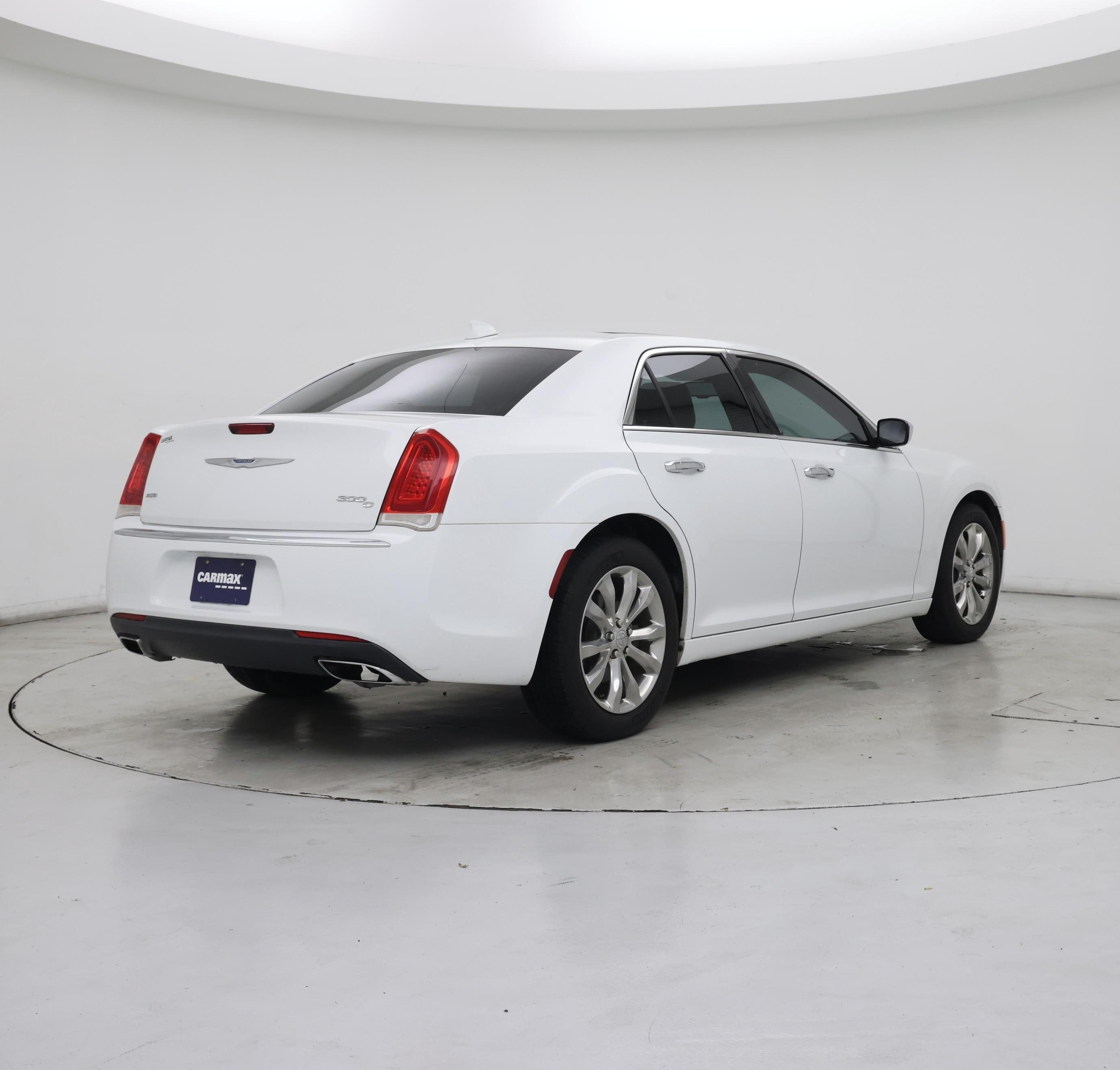 Thumbnail: 2017 Chrysler 300 - 8