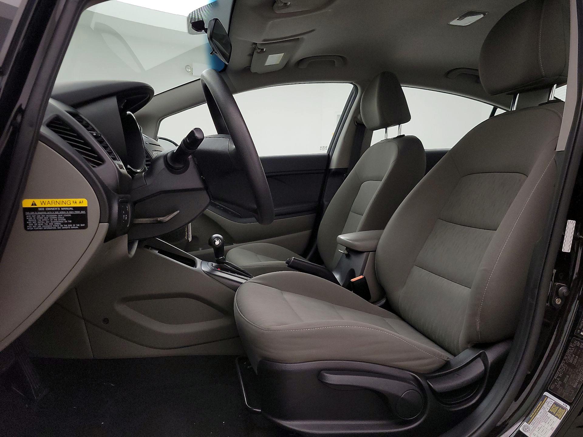 Thumbnail: 2015 Kia Forte - 11