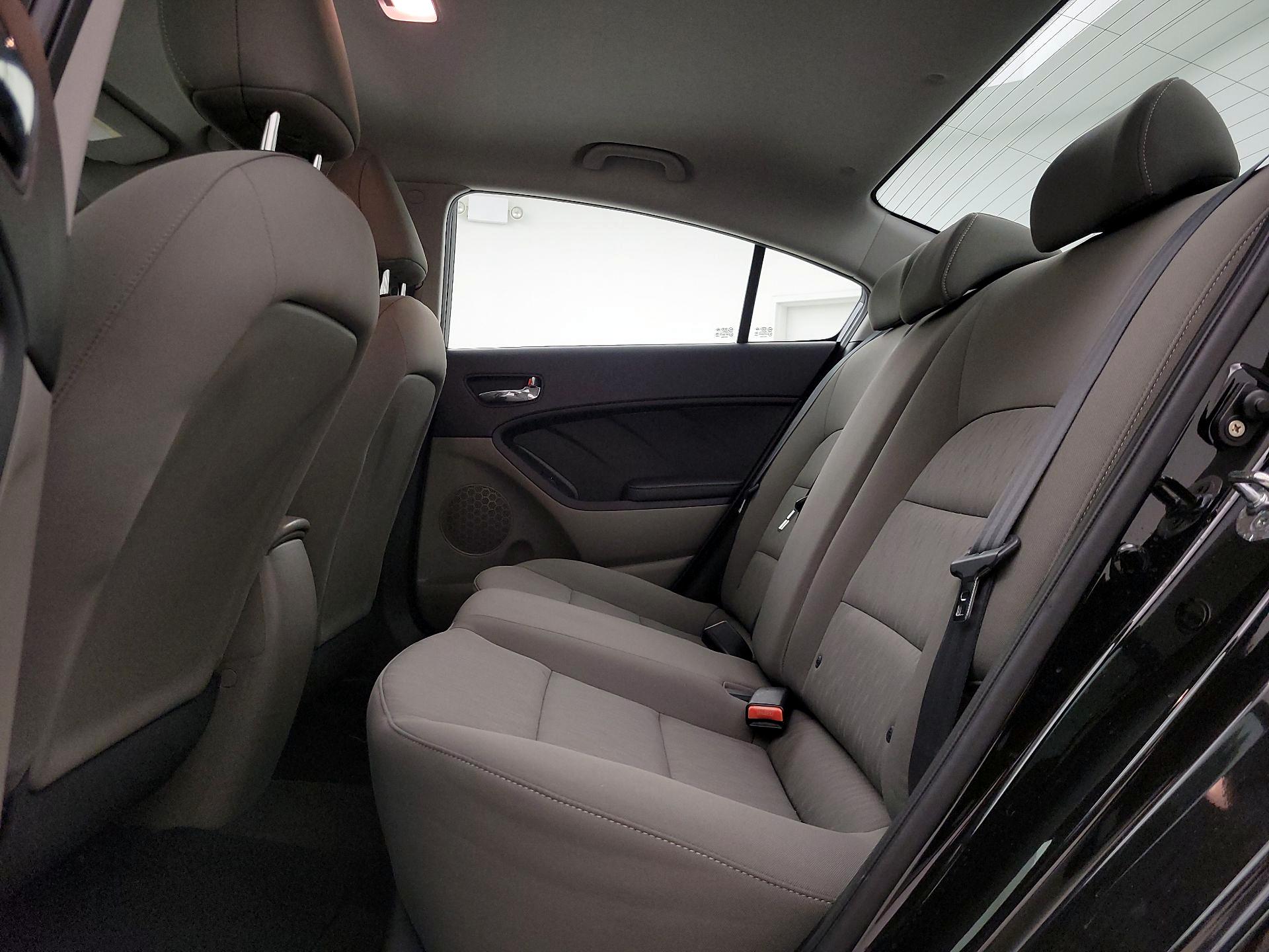 Thumbnail: 2015 Kia Forte - 18