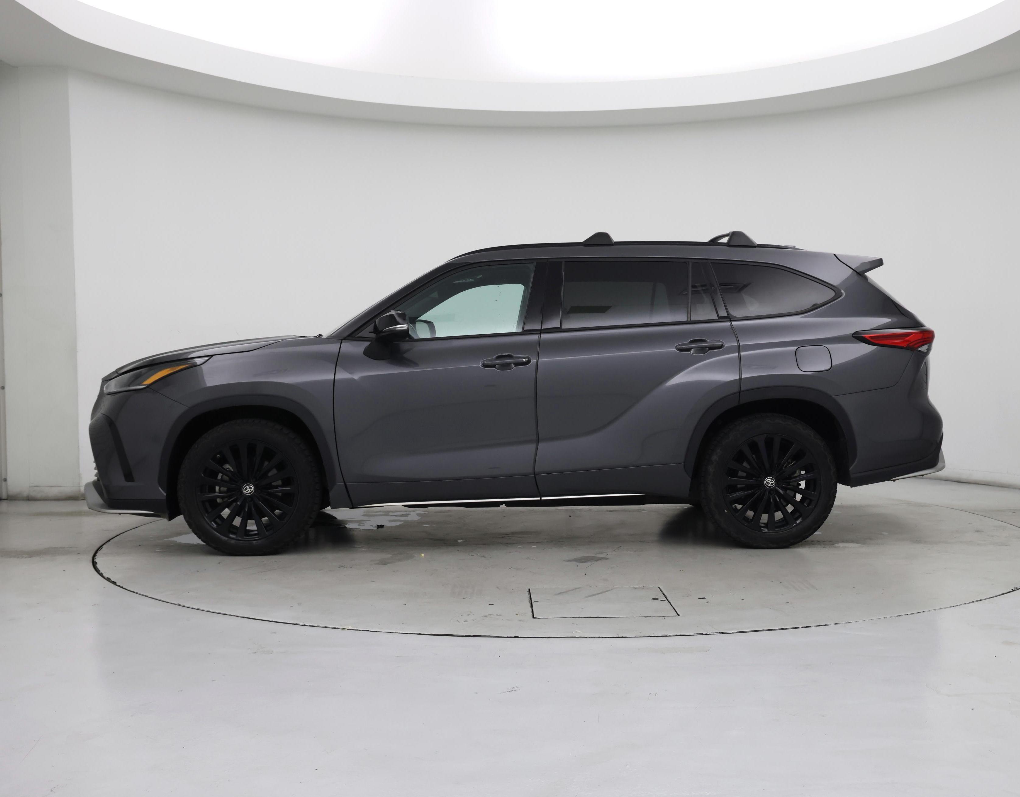 Thumbnail: 2023 Toyota Highlander - 3