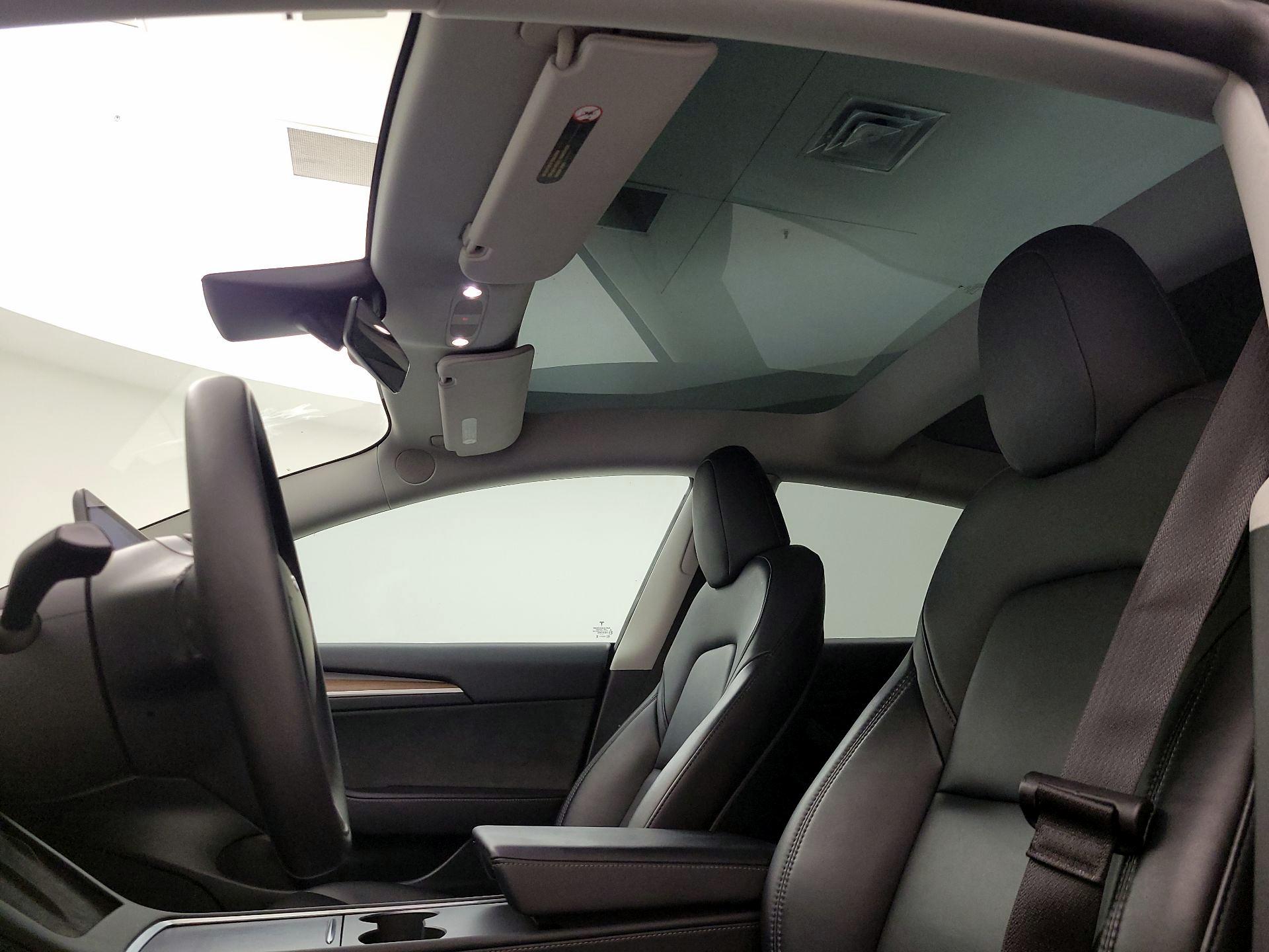 Thumbnail: 2023 Tesla Model 3 - 19